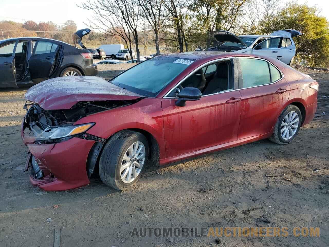 4T1B11HK2JU580049 TOYOTA CAMRY 2018