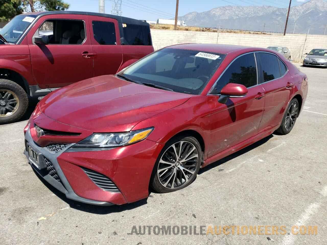 4T1B11HK2JU580942 TOYOTA CAMRY 2018