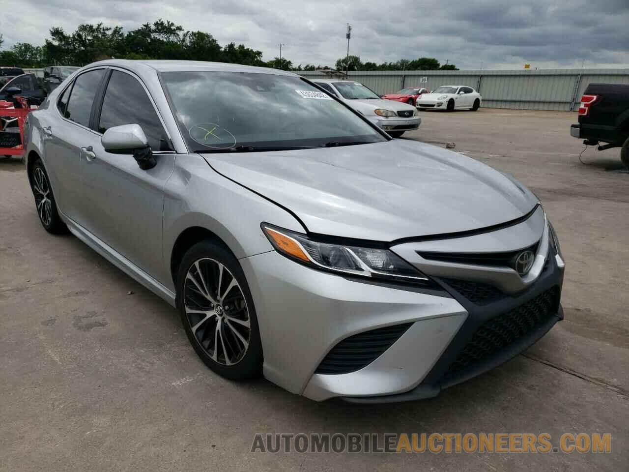 4T1B11HK2JU582299 TOYOTA CAMRY 2018