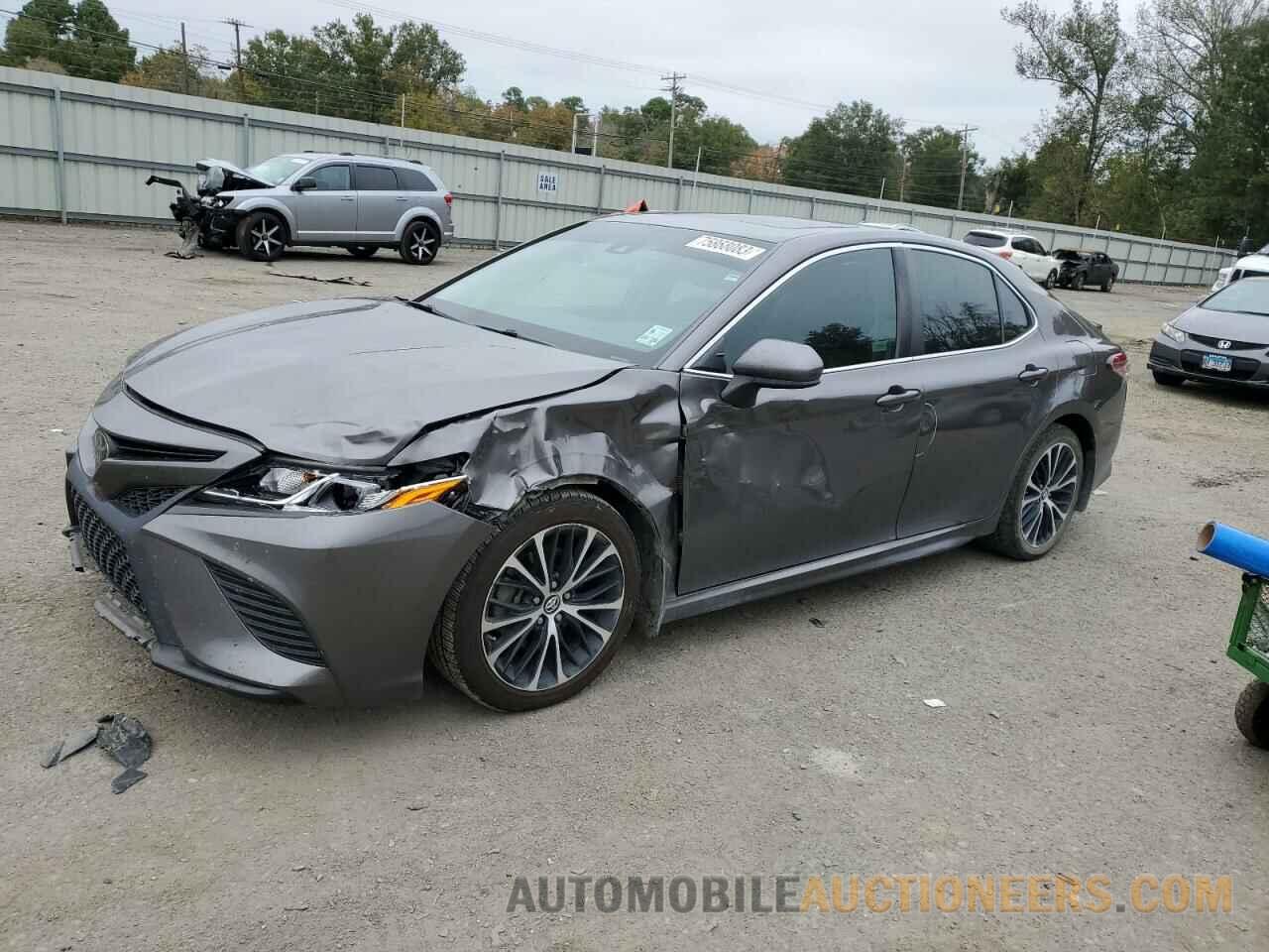 4T1B11HK2JU582416 TOYOTA CAMRY 2018