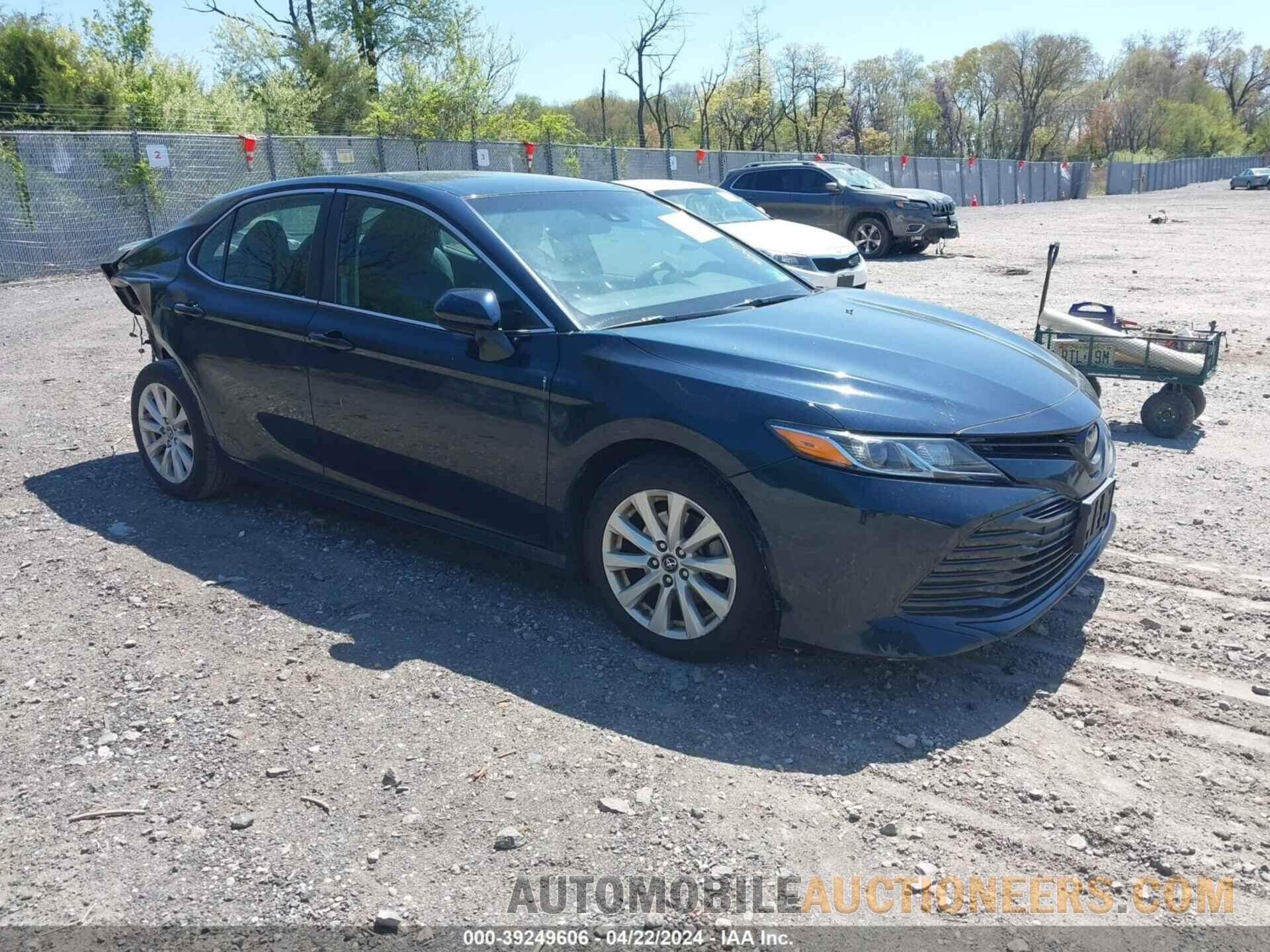 4T1B11HK2JU582478 TOYOTA CAMRY 2018