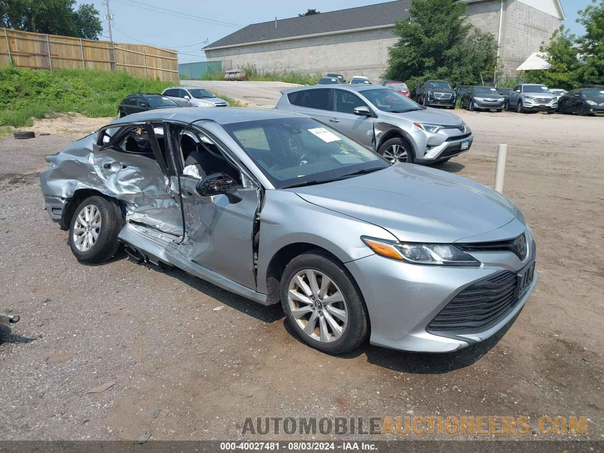 4T1B11HK2JU582836 TOYOTA CAMRY 2018