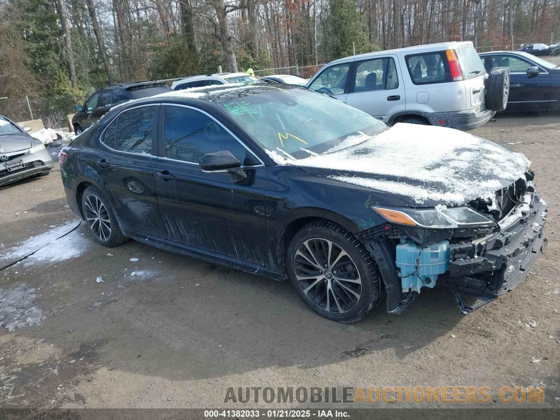 4T1B11HK2JU583128 TOYOTA CAMRY 2018