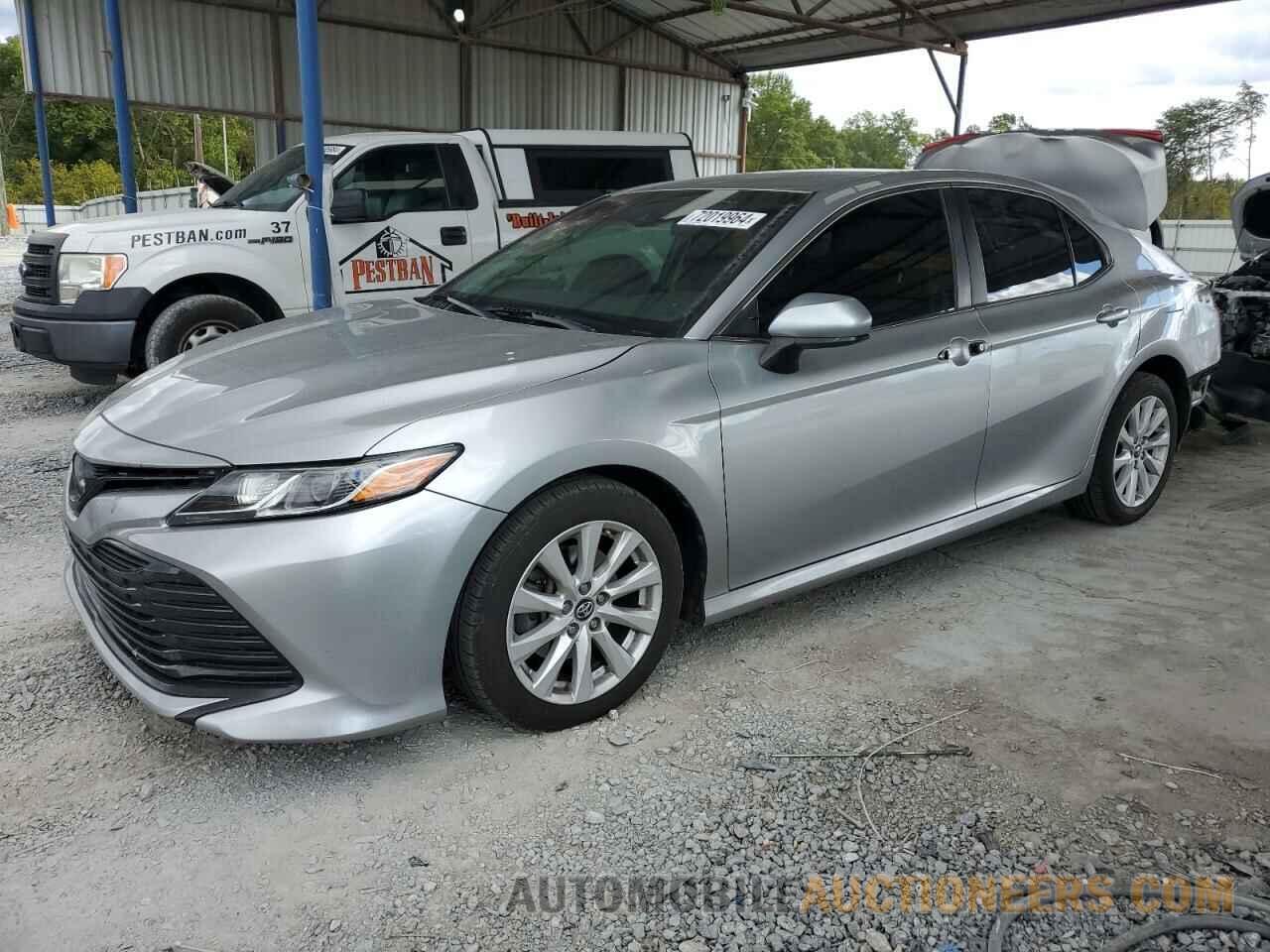 4T1B11HK2JU585820 TOYOTA CAMRY 2018