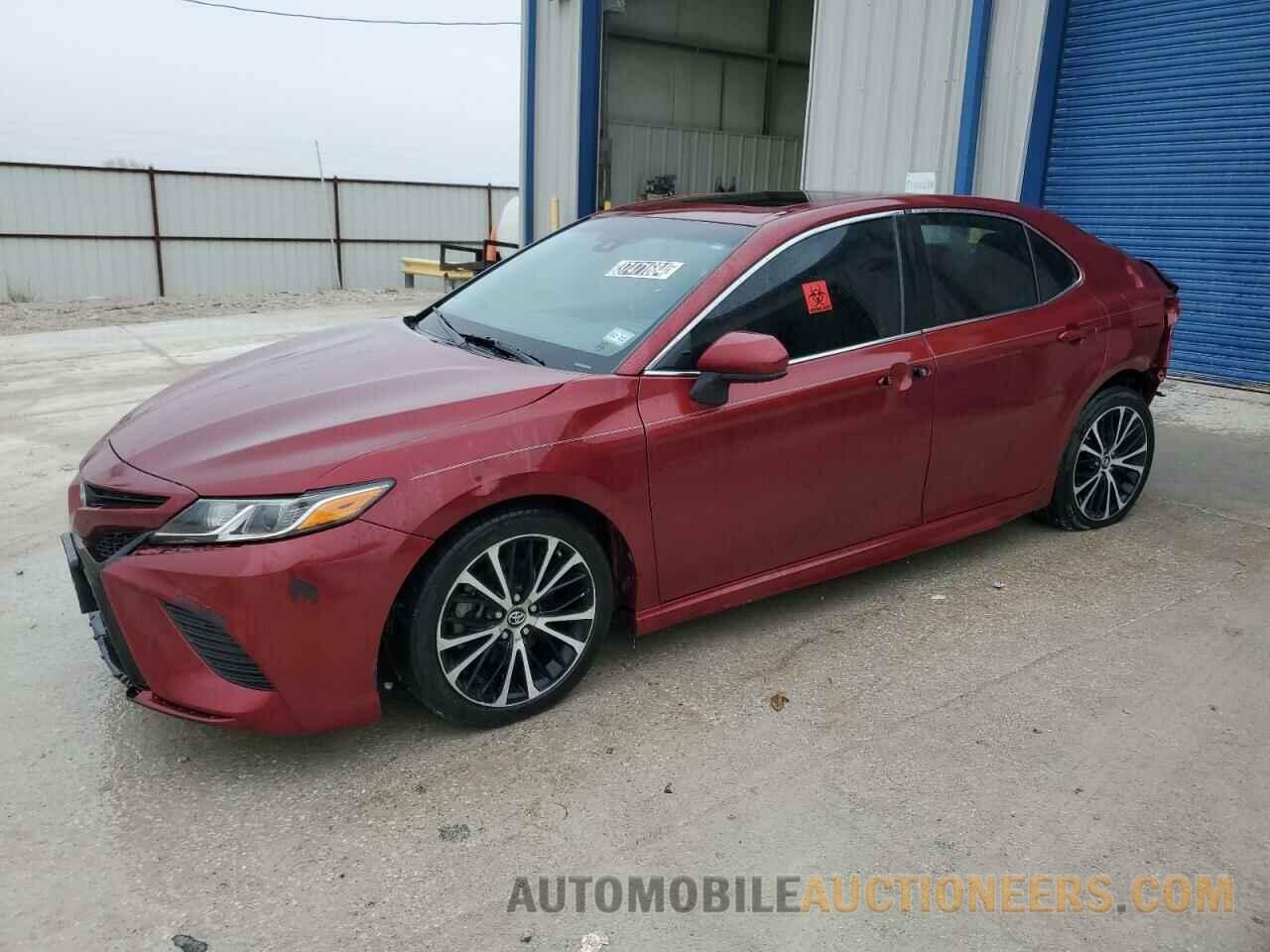 4T1B11HK2JU586563 TOYOTA CAMRY 2018