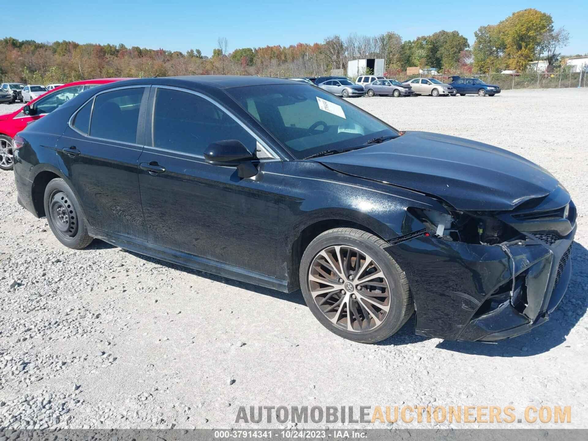 4T1B11HK2JU587616 TOYOTA CAMRY 2018