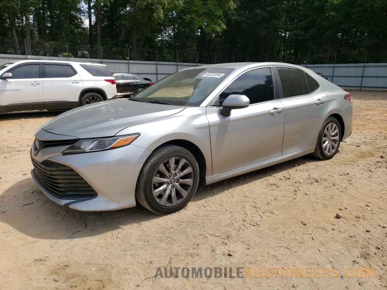 4T1B11HK2JU591598 TOYOTA CAMRY 2018