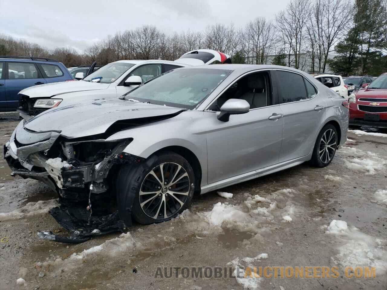 4T1B11HK2JU591634 TOYOTA CAMRY 2018