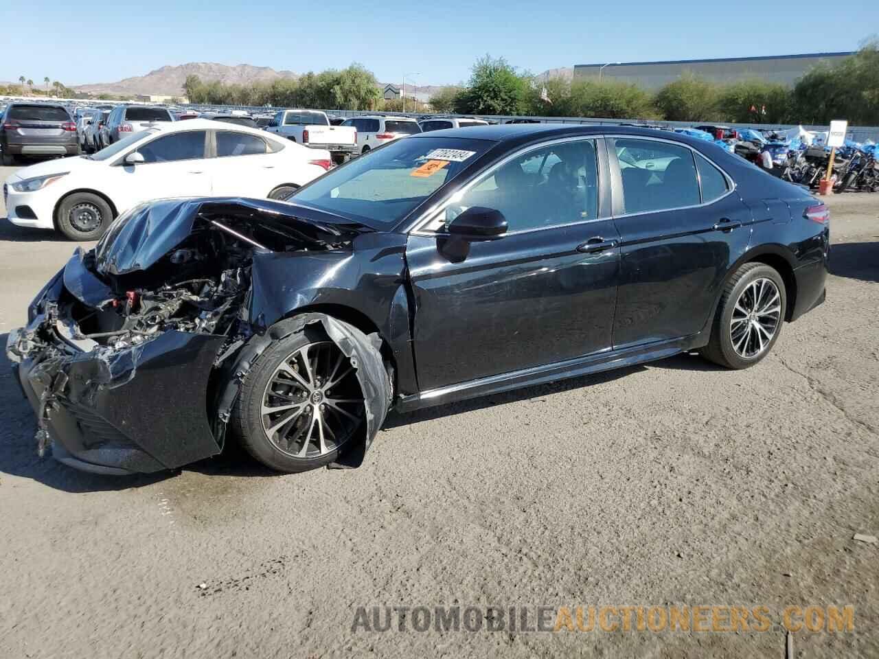 4T1B11HK2JU601465 TOYOTA CAMRY 2018