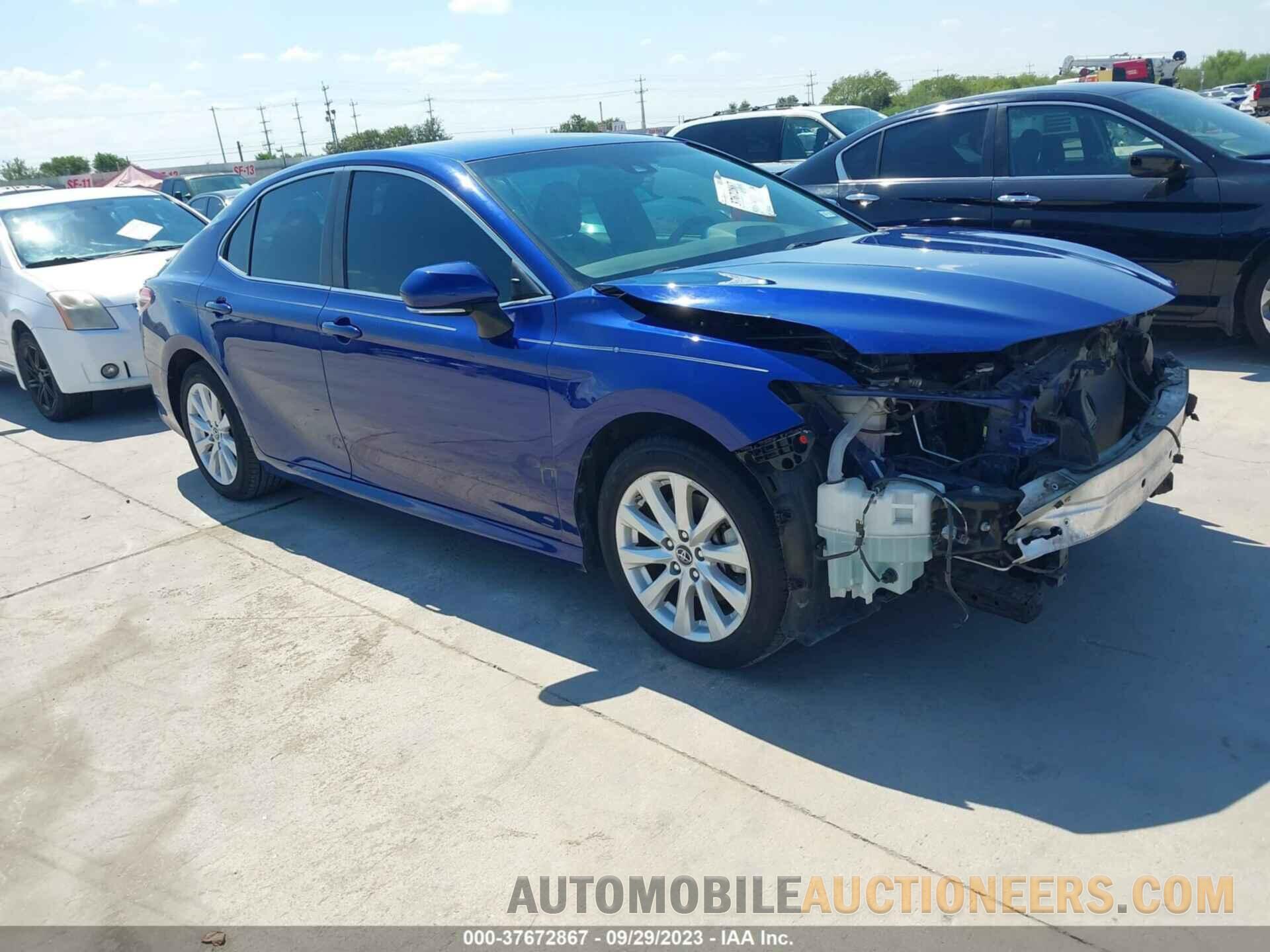 4T1B11HK2JU603636 TOYOTA CAMRY 2018