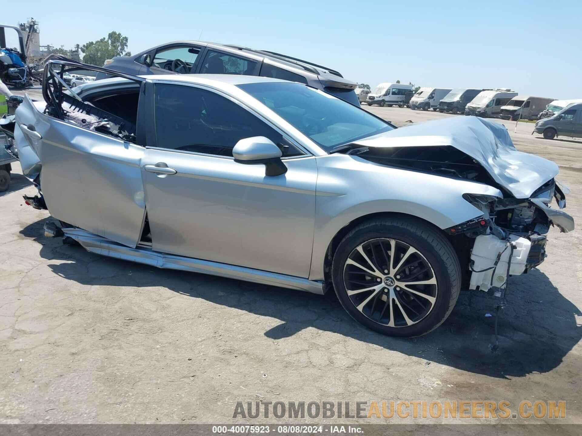 4T1B11HK2JU604592 TOYOTA CAMRY 2018