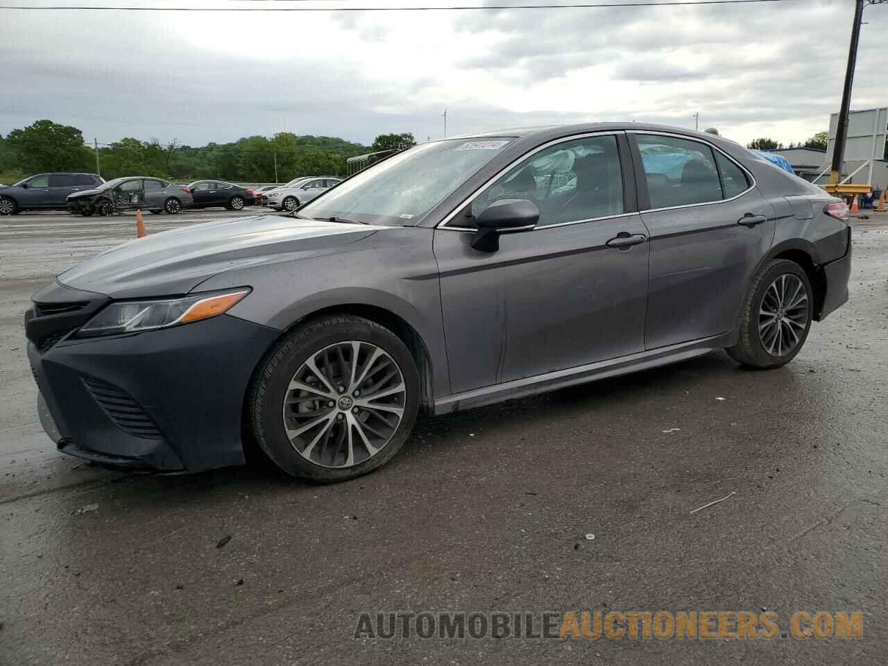 4T1B11HK2JU606181 TOYOTA CAMRY 2018