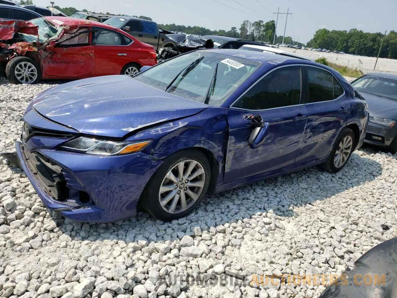 4T1B11HK2JU606360 TOYOTA CAMRY 2018