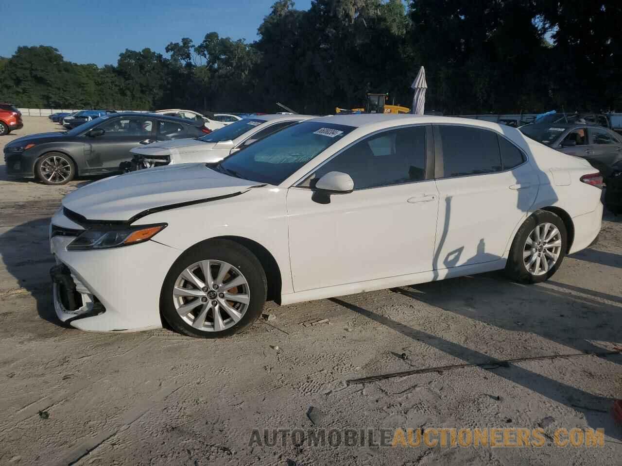 4T1B11HK2JU609775 TOYOTA CAMRY 2018