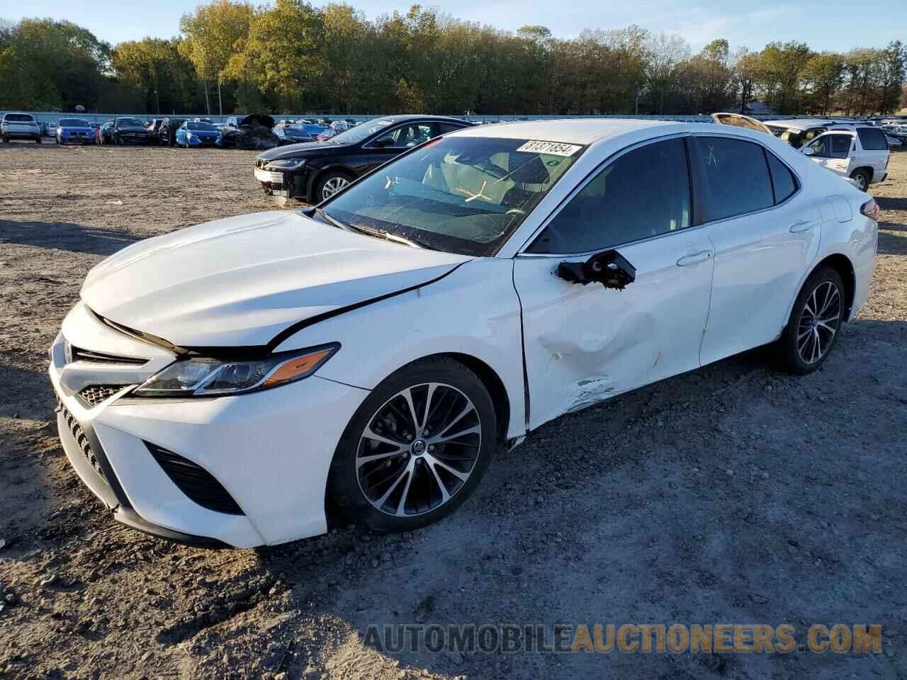 4T1B11HK2JU611901 TOYOTA CAMRY 2018