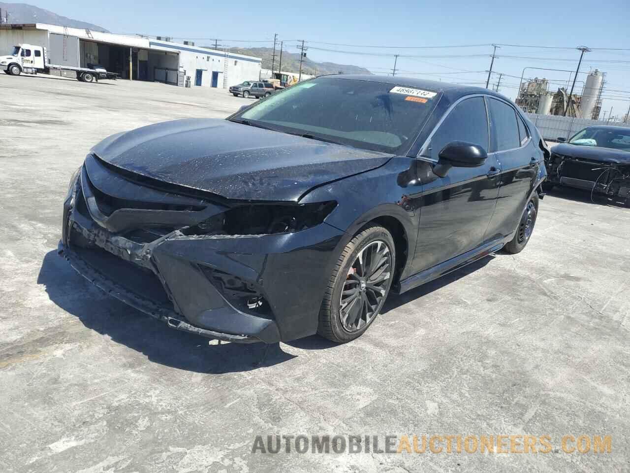 4T1B11HK2JU613048 TOYOTA CAMRY 2018