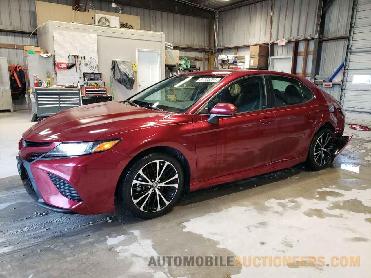 4T1B11HK2JU613499 TOYOTA CAMRY 2018