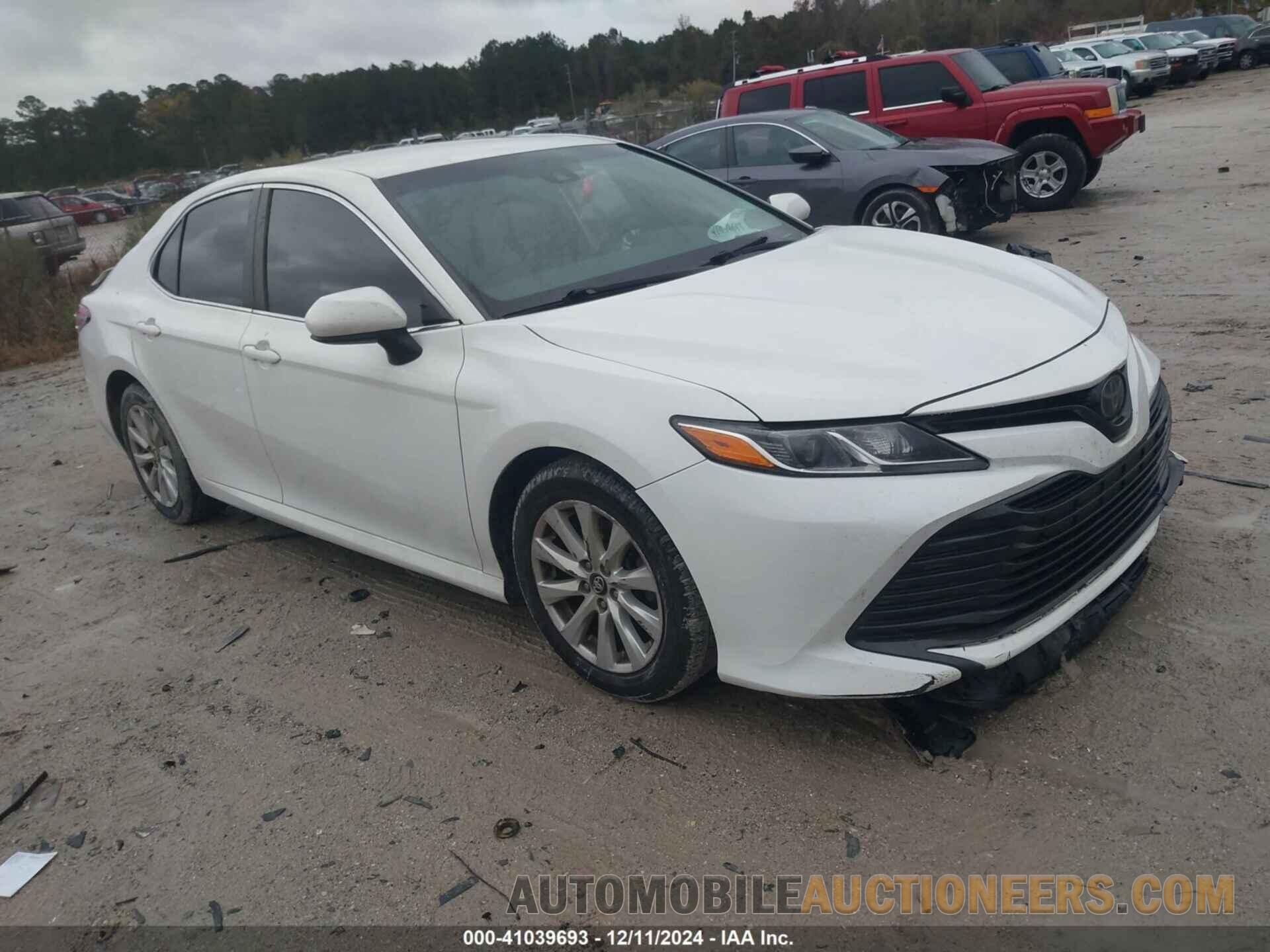 4T1B11HK2JU613678 TOYOTA CAMRY 2018