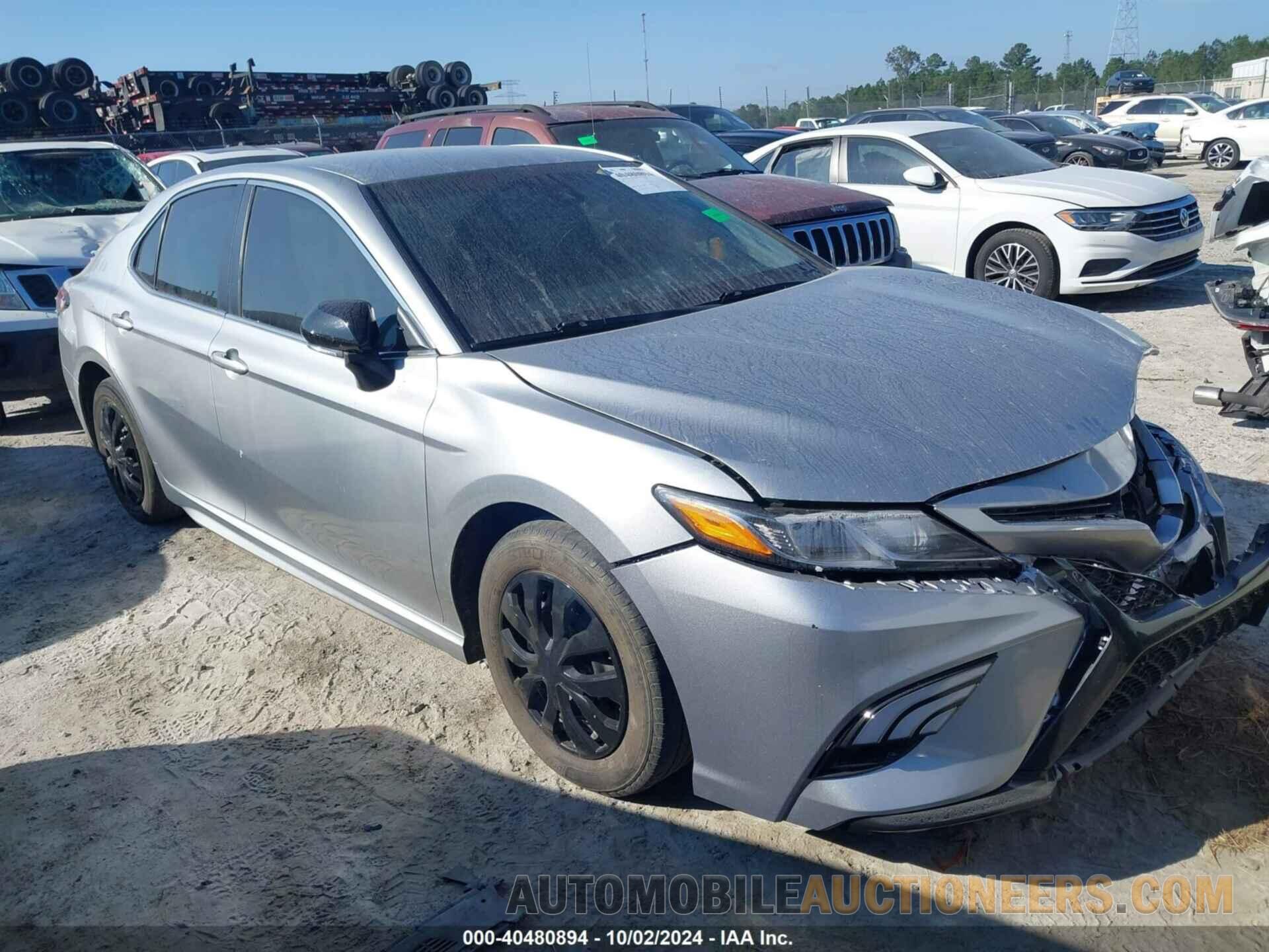 4T1B11HK2JU615477 TOYOTA CAMRY 2018