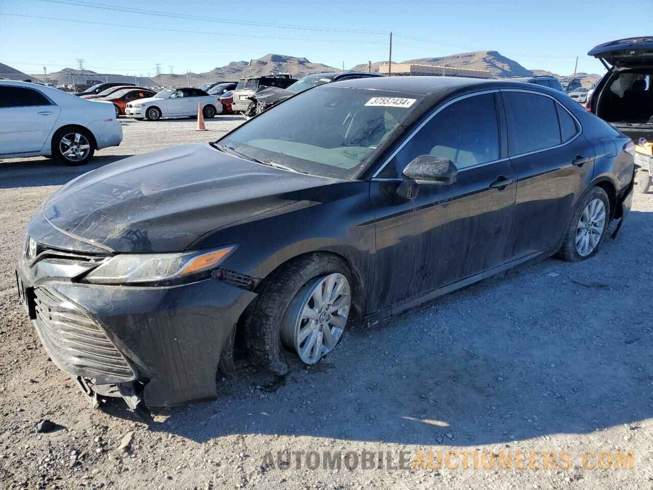 4T1B11HK2JU616502 TOYOTA CAMRY 2018