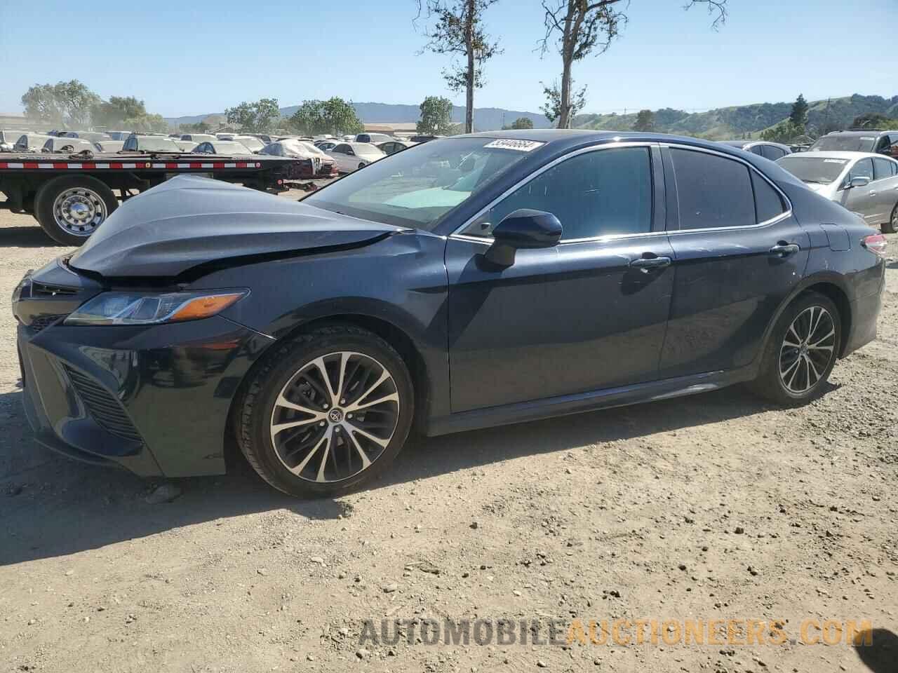 4T1B11HK2JU617195 TOYOTA CAMRY 2018