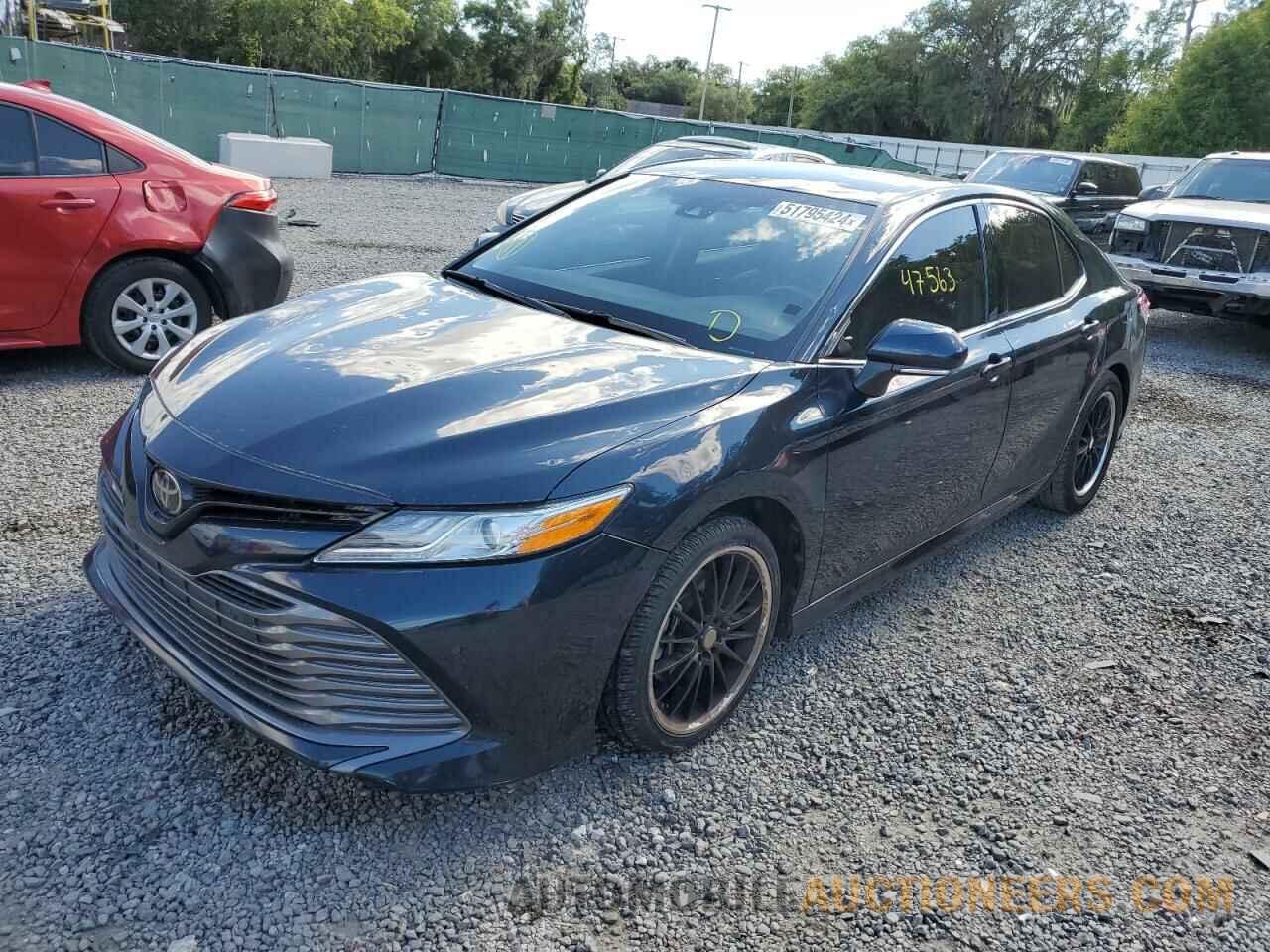 4T1B11HK2JU619383 TOYOTA CAMRY 2018