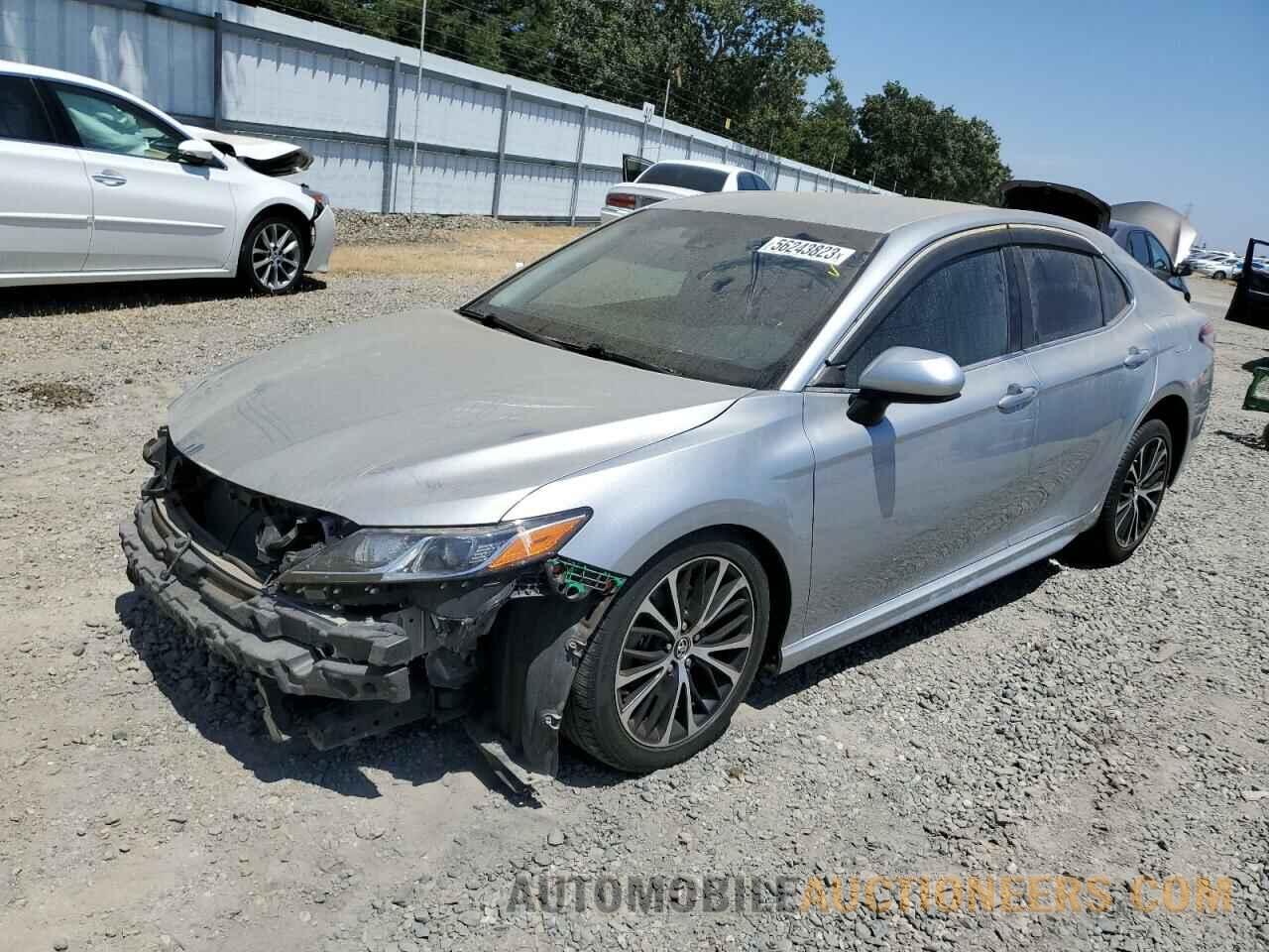 4T1B11HK2JU620582 TOYOTA CAMRY 2018