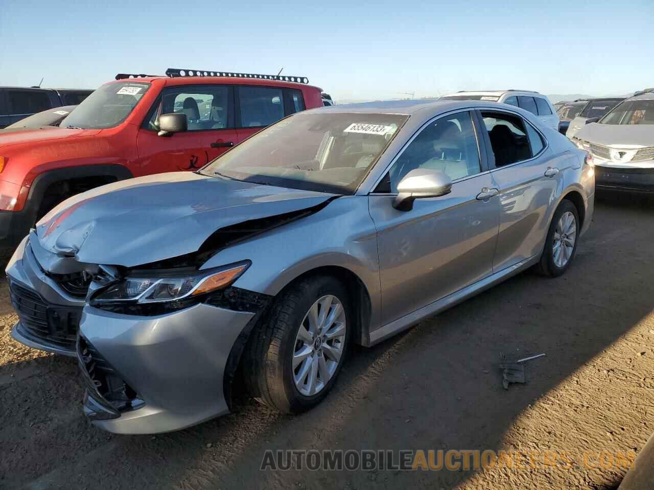 4T1B11HK2JU620744 TOYOTA CAMRY 2018