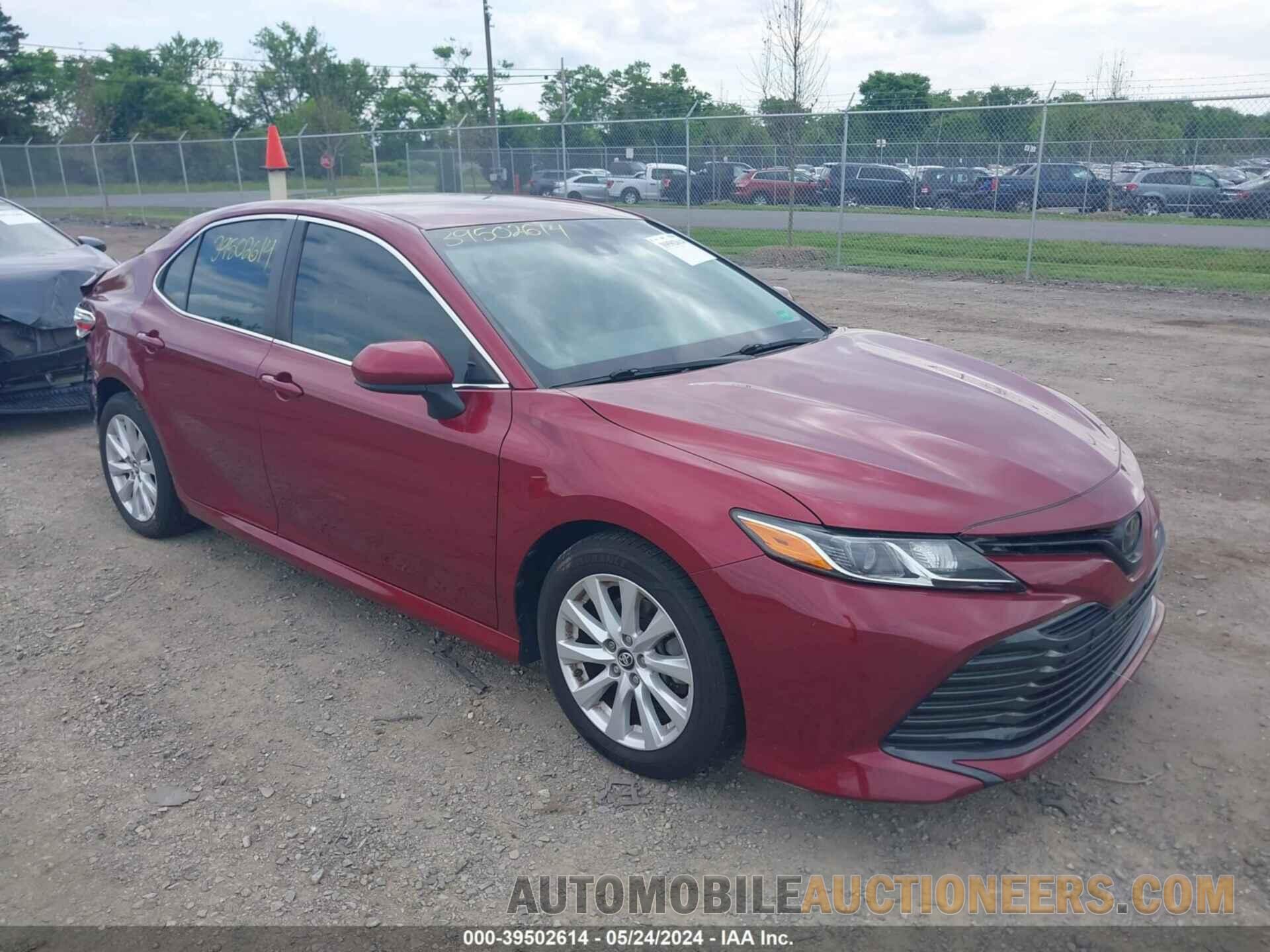 4T1B11HK2JU622588 TOYOTA CAMRY 2018