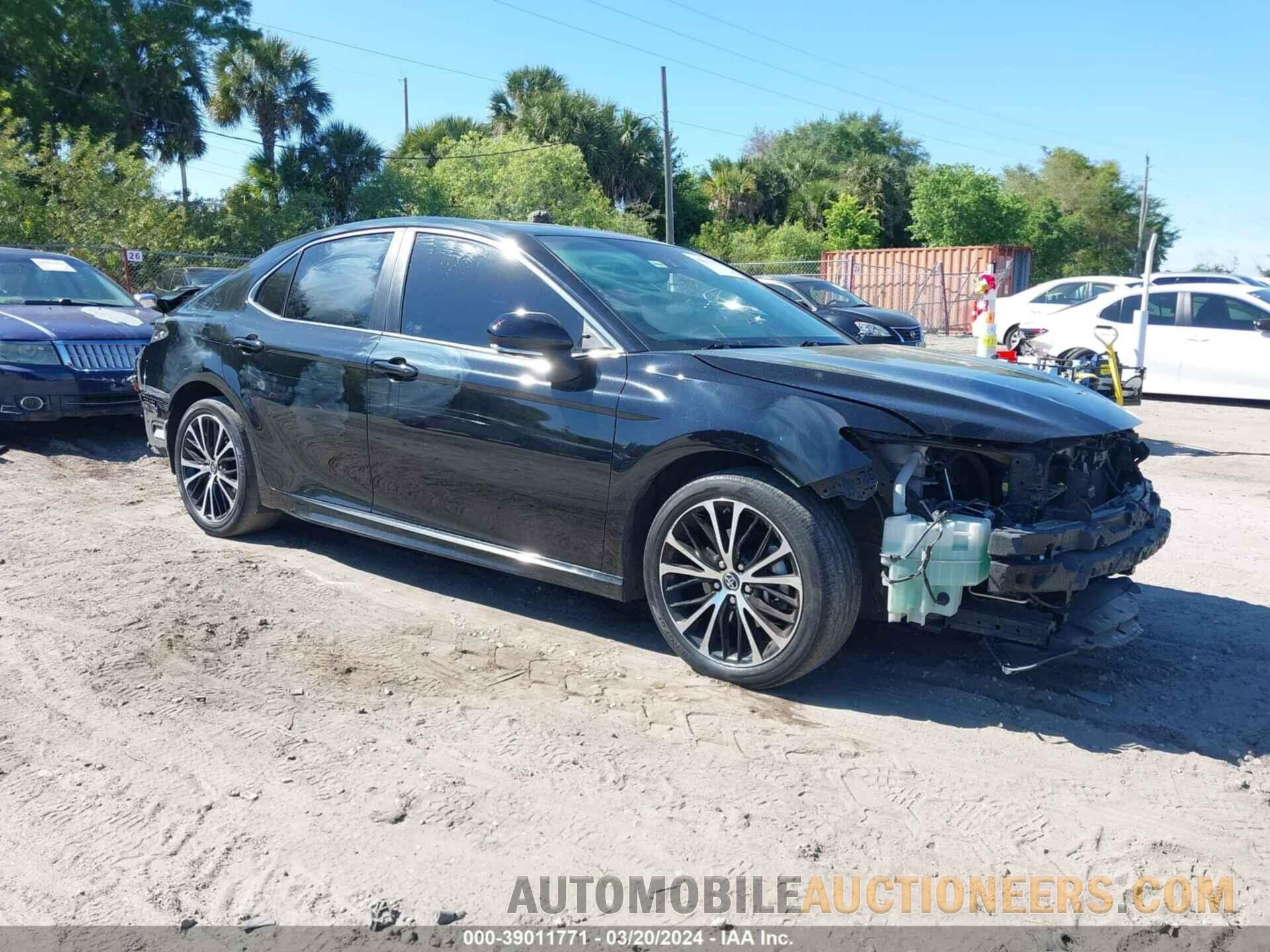 4T1B11HK2JU622719 TOYOTA CAMRY 2018