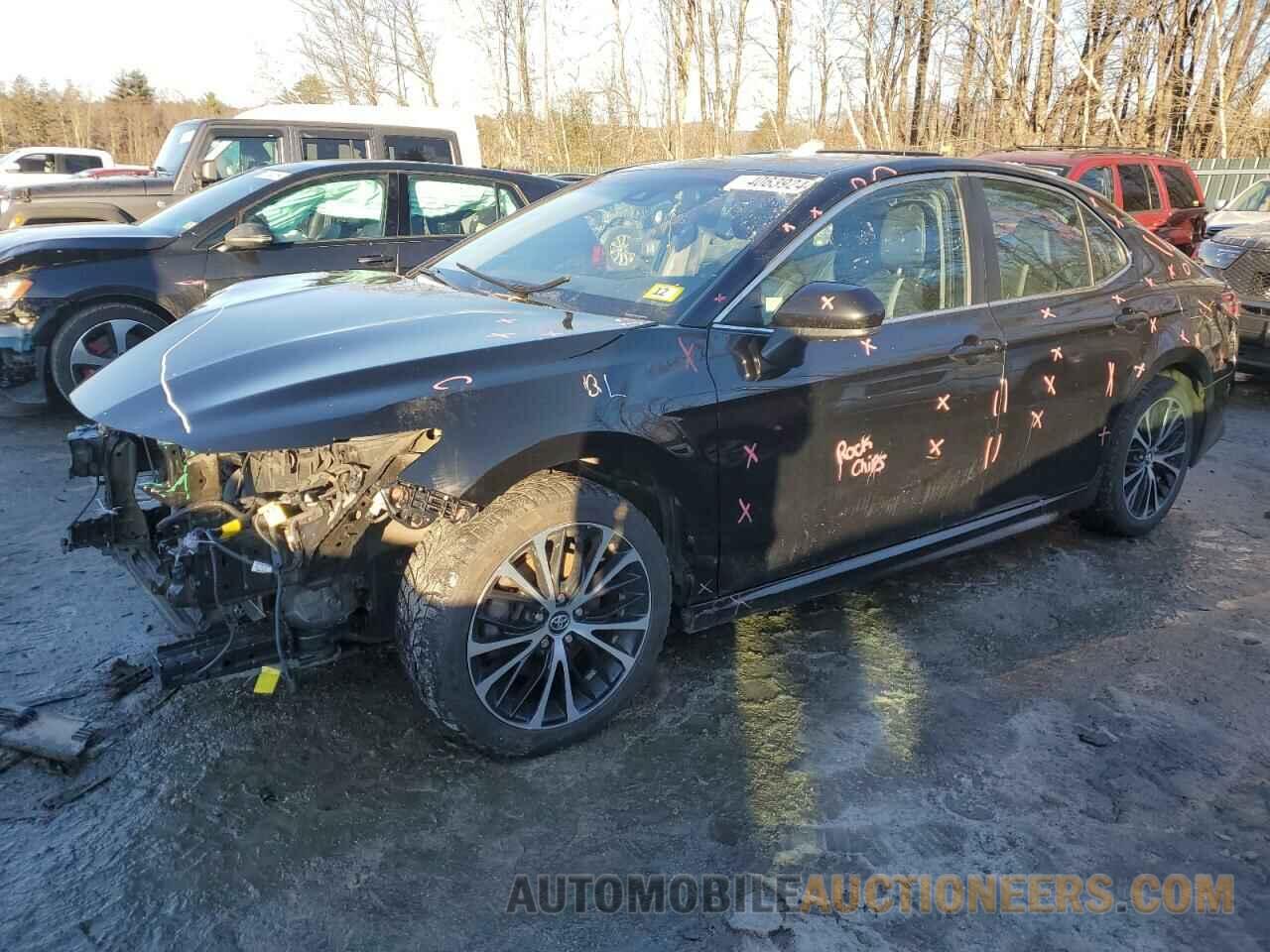 4T1B11HK2JU630979 TOYOTA CAMRY 2018