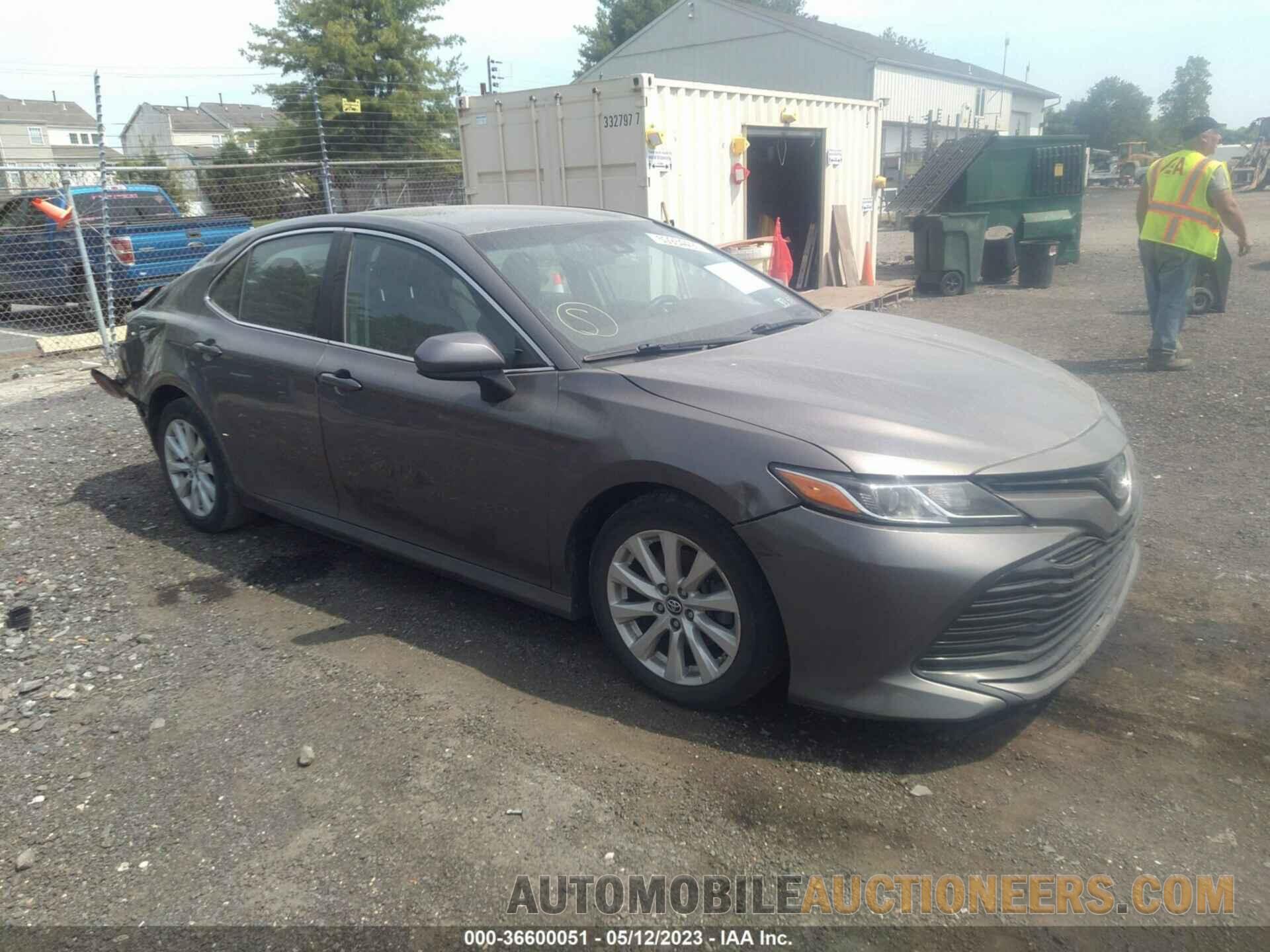 4T1B11HK2JU634191 TOYOTA CAMRY 2018