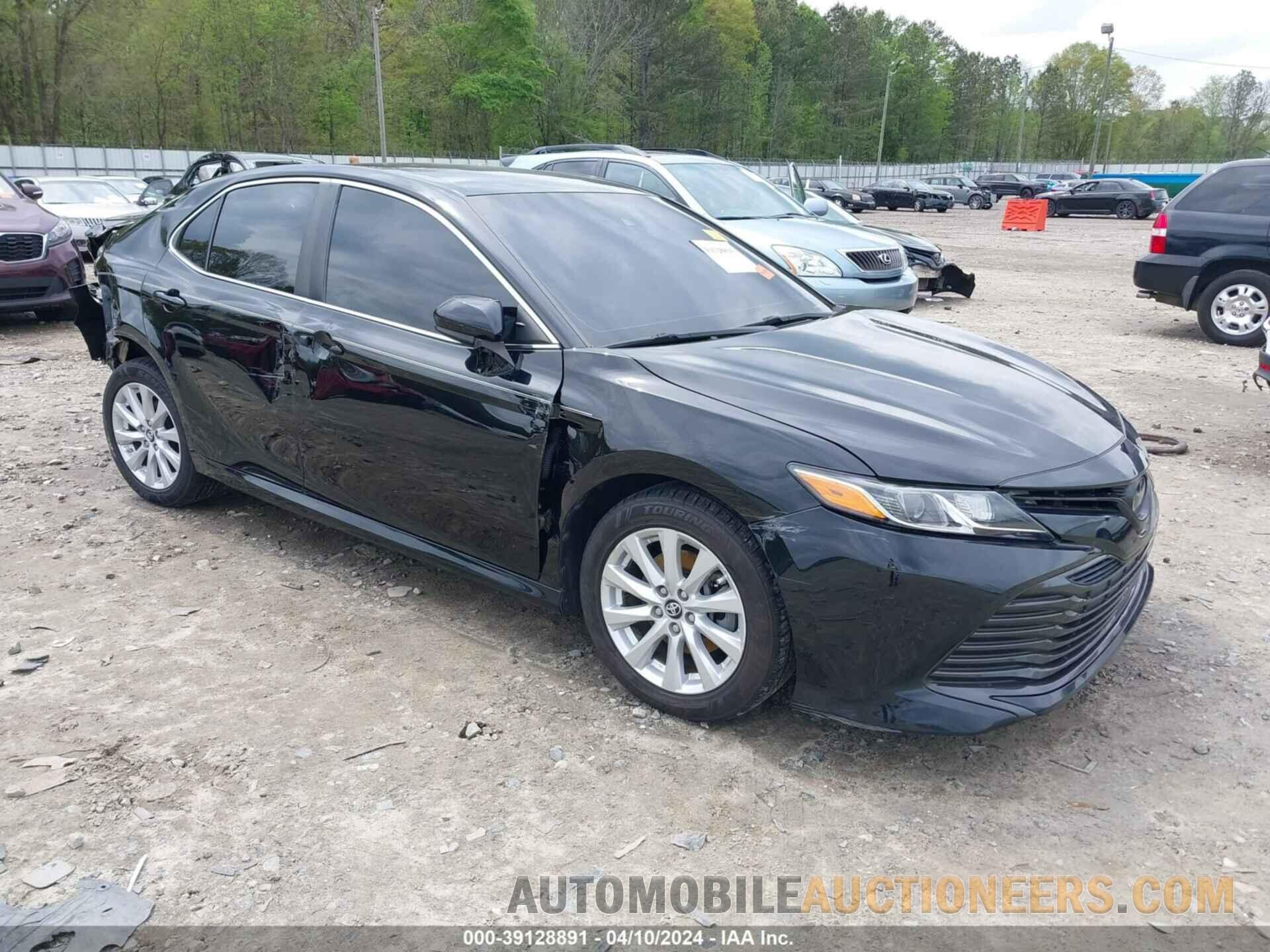 4T1B11HK2JU634403 TOYOTA CAMRY 2018