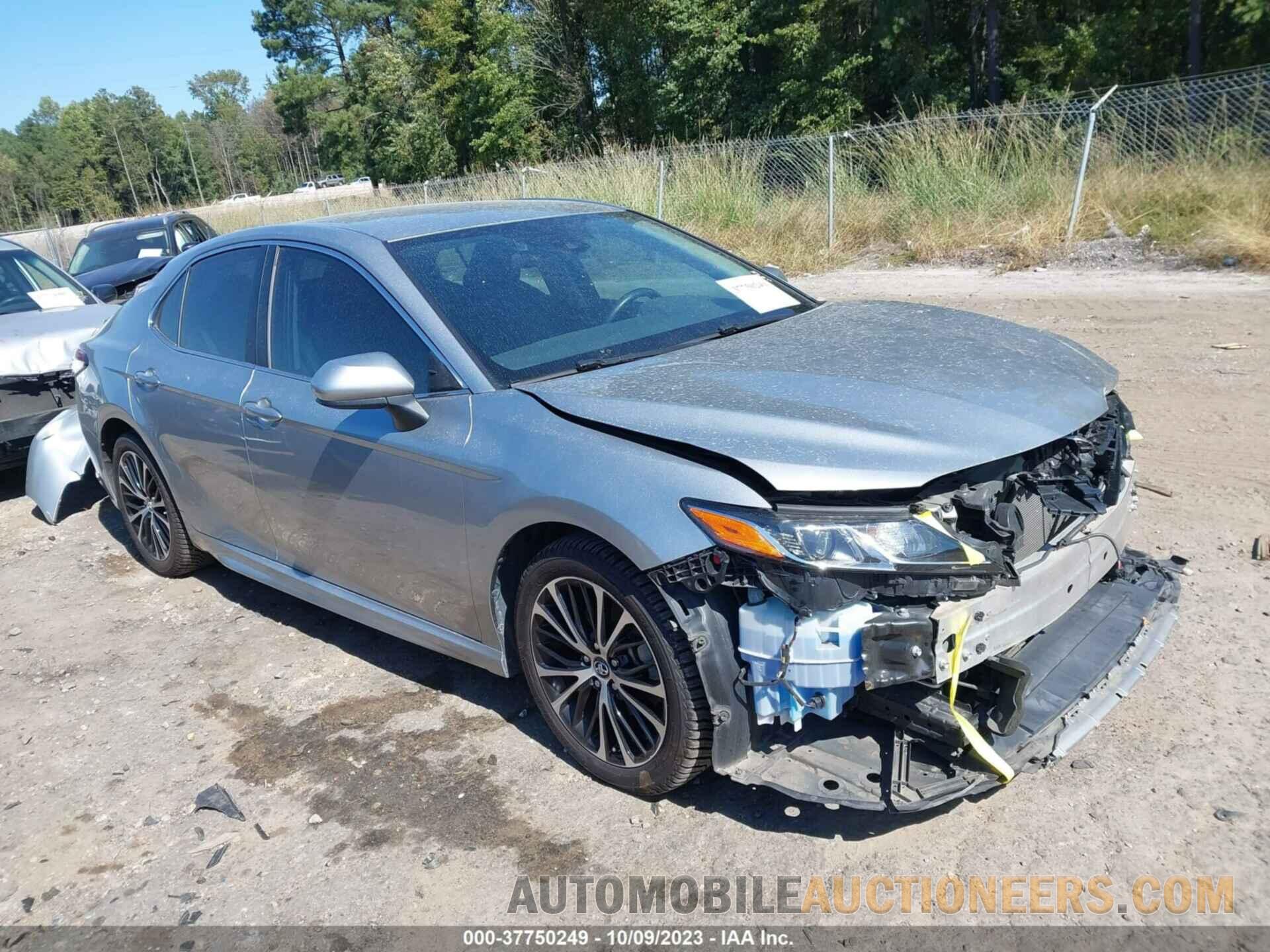 4T1B11HK2JU636023 TOYOTA CAMRY 2018