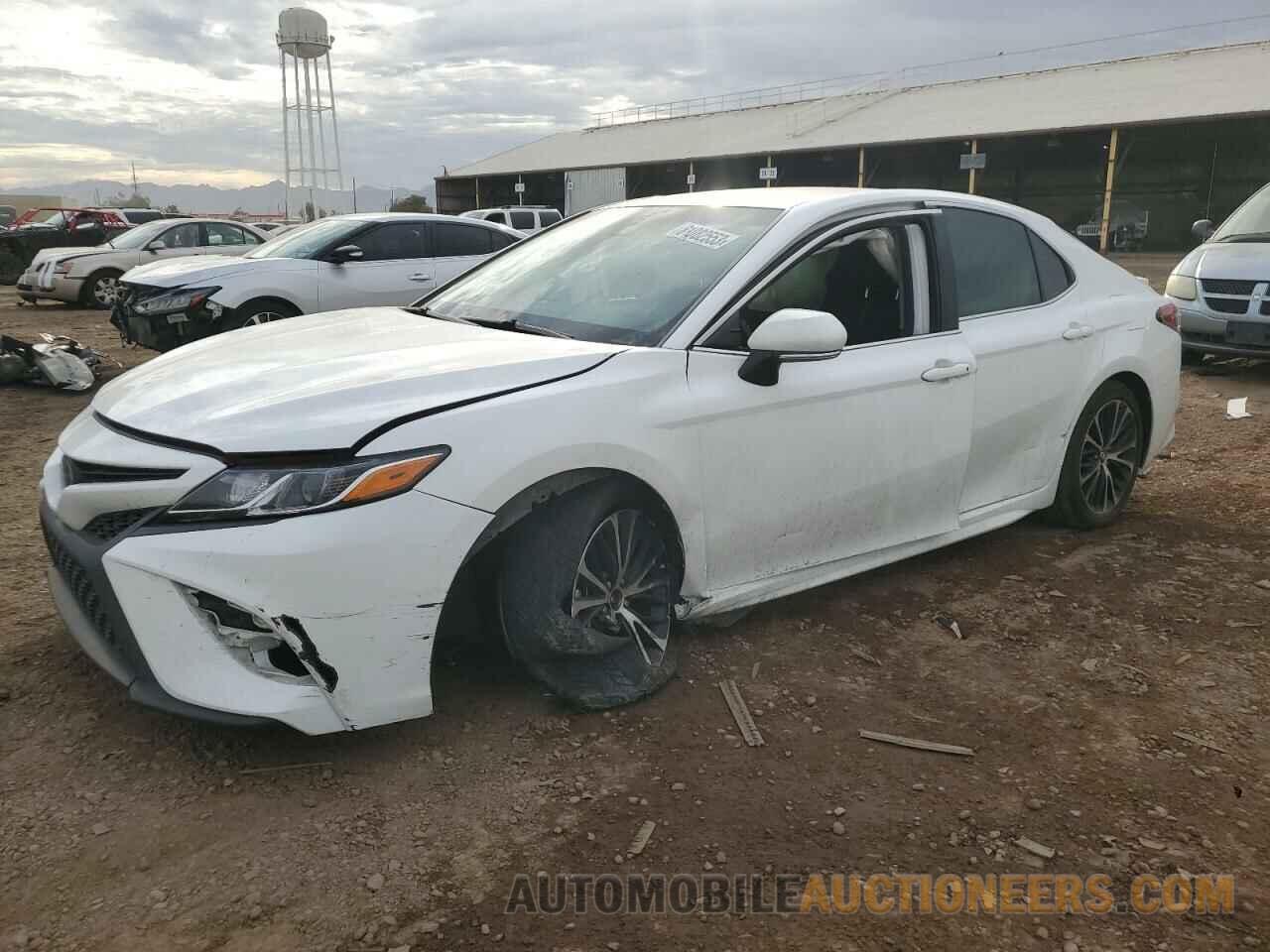 4T1B11HK2JU636166 TOYOTA CAMRY 2018