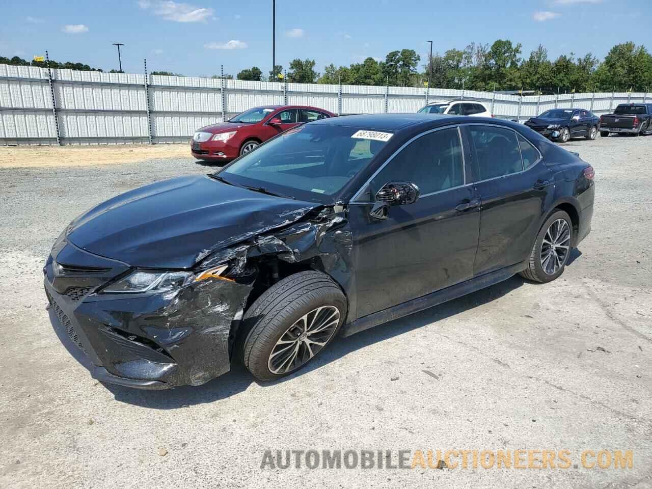 4T1B11HK2JU636605 TOYOTA CAMRY 2018