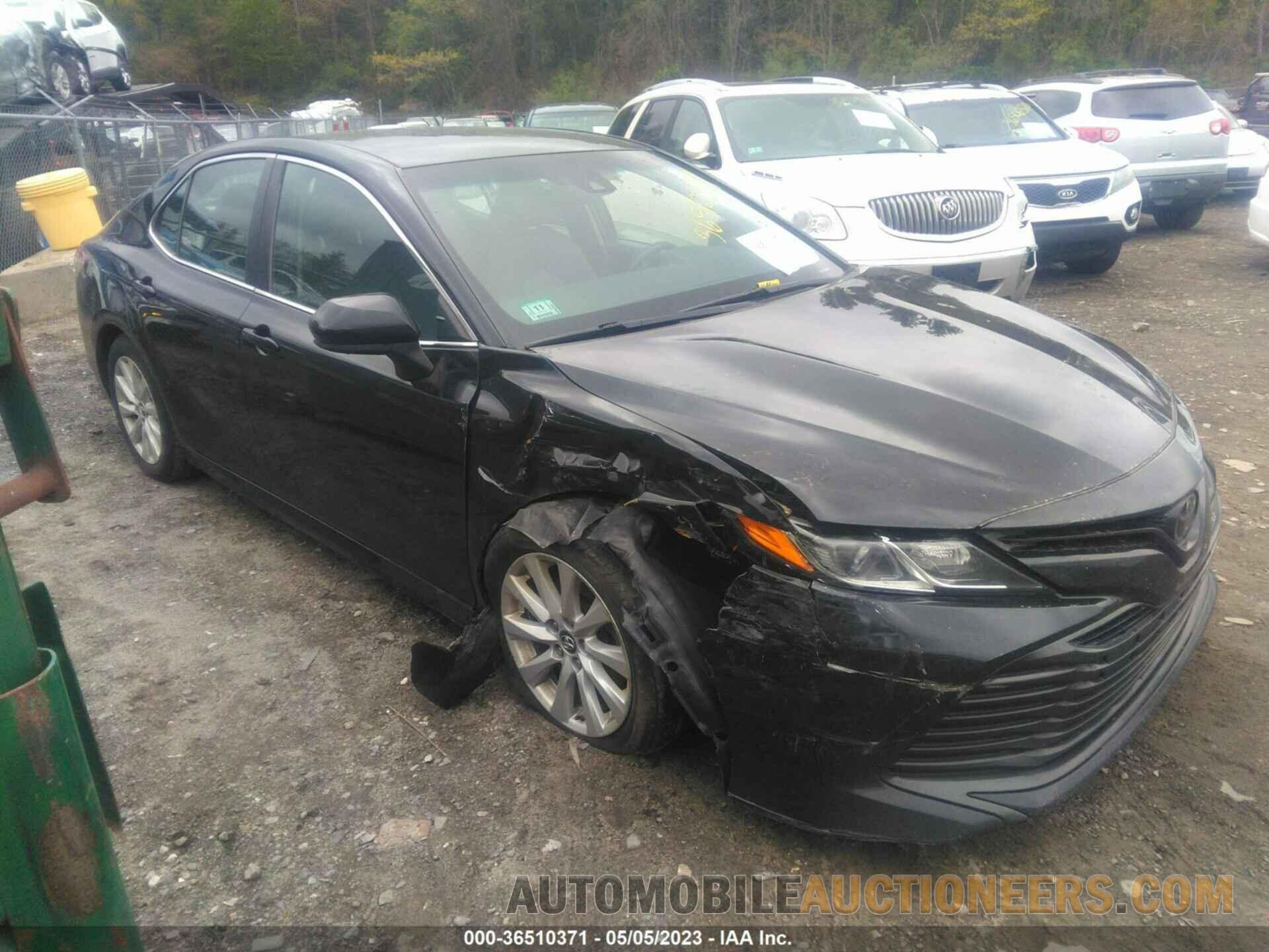 4T1B11HK2JU636989 TOYOTA CAMRY 2018