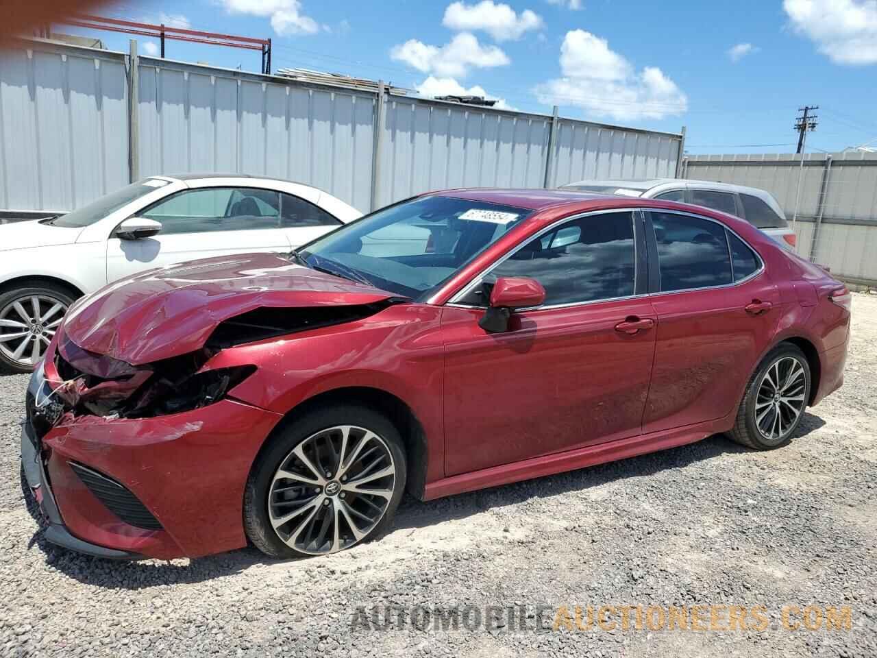 4T1B11HK2JU637785 TOYOTA CAMRY 2018