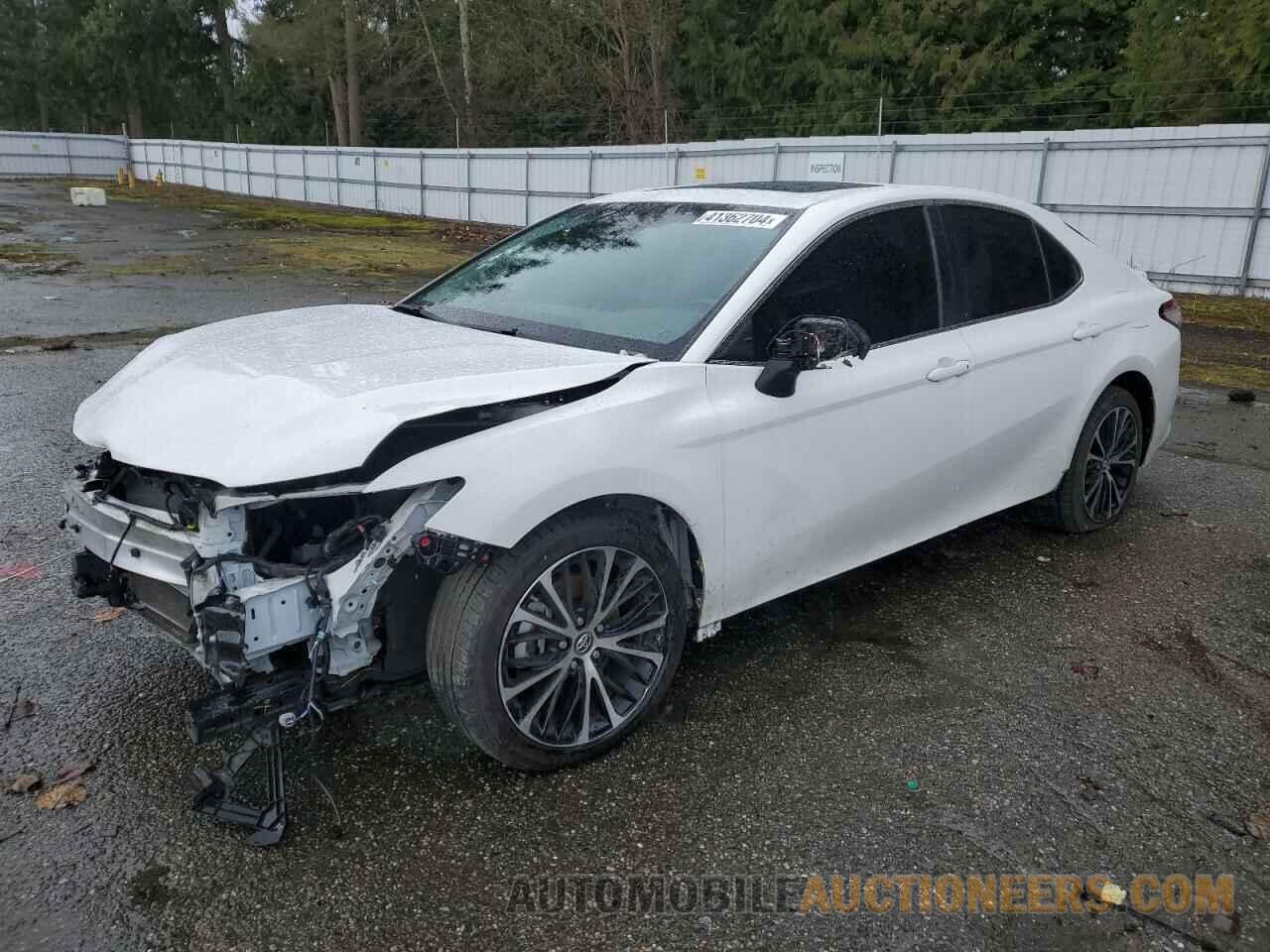 4T1B11HK2JU638497 TOYOTA CAMRY 2018