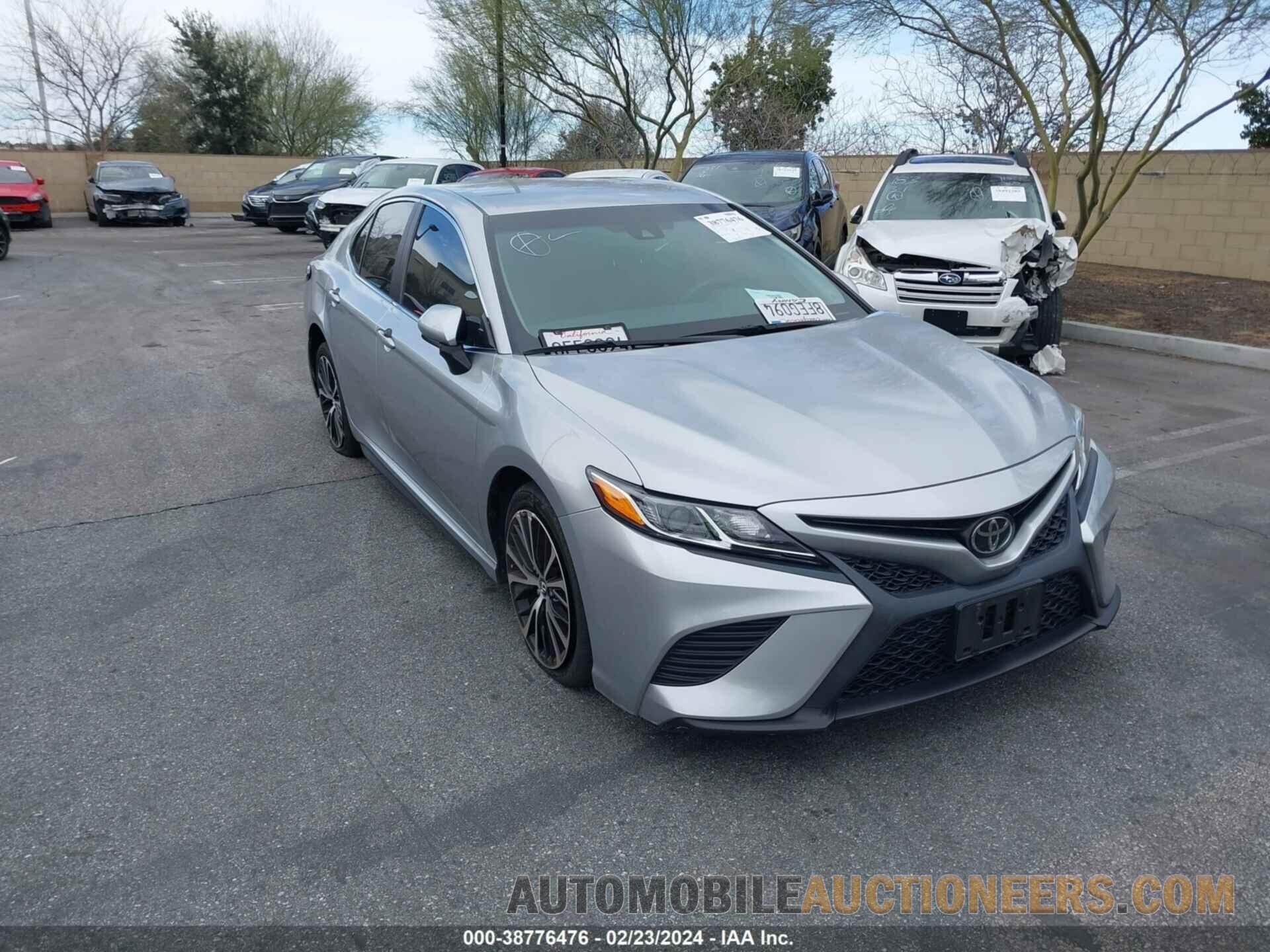 4T1B11HK2JU638502 TOYOTA CAMRY 2018