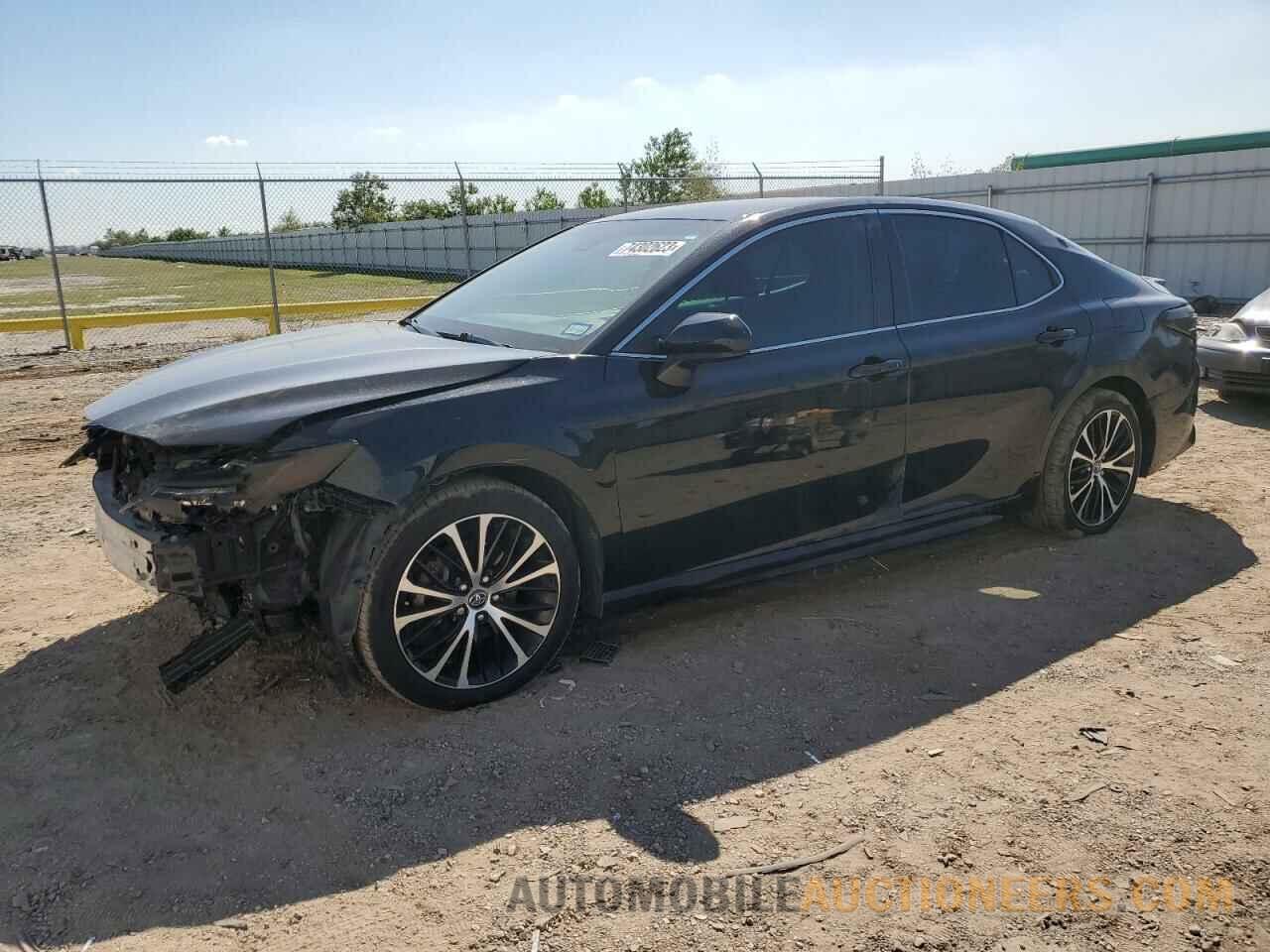 4T1B11HK2JU641125 TOYOTA CAMRY 2018