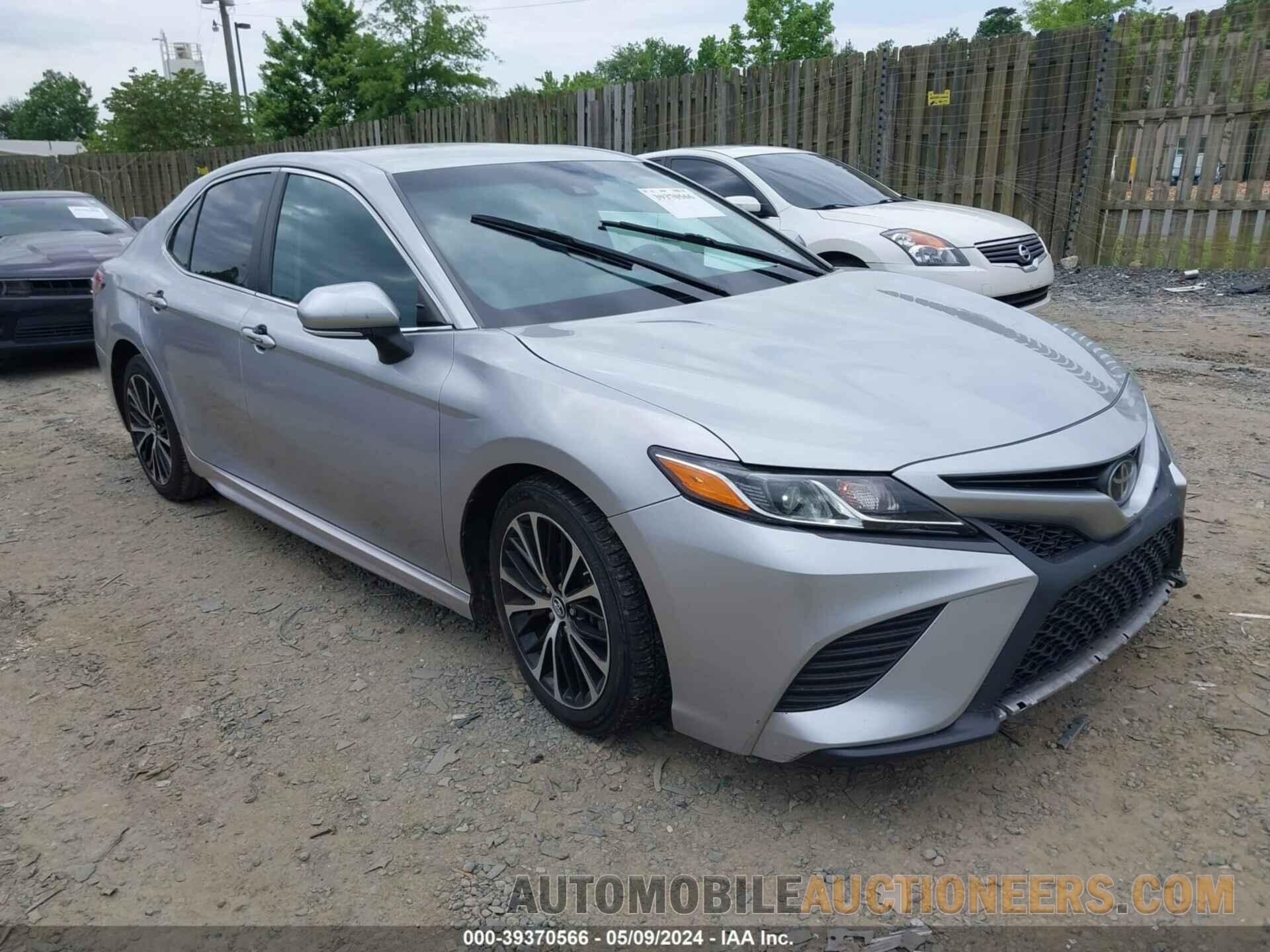 4T1B11HK2JU641545 TOYOTA CAMRY 2018