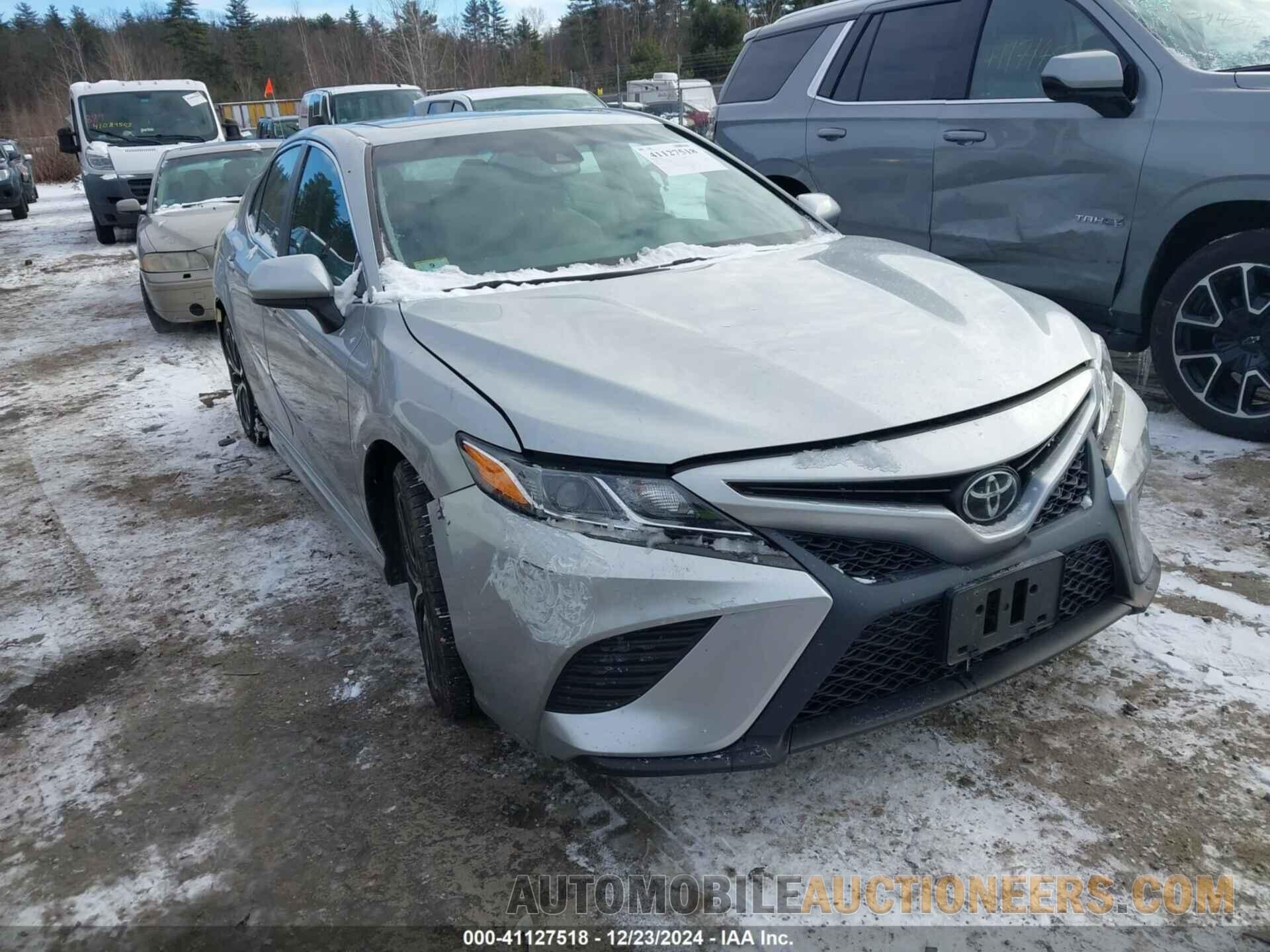 4T1B11HK2JU641688 TOYOTA CAMRY 2018