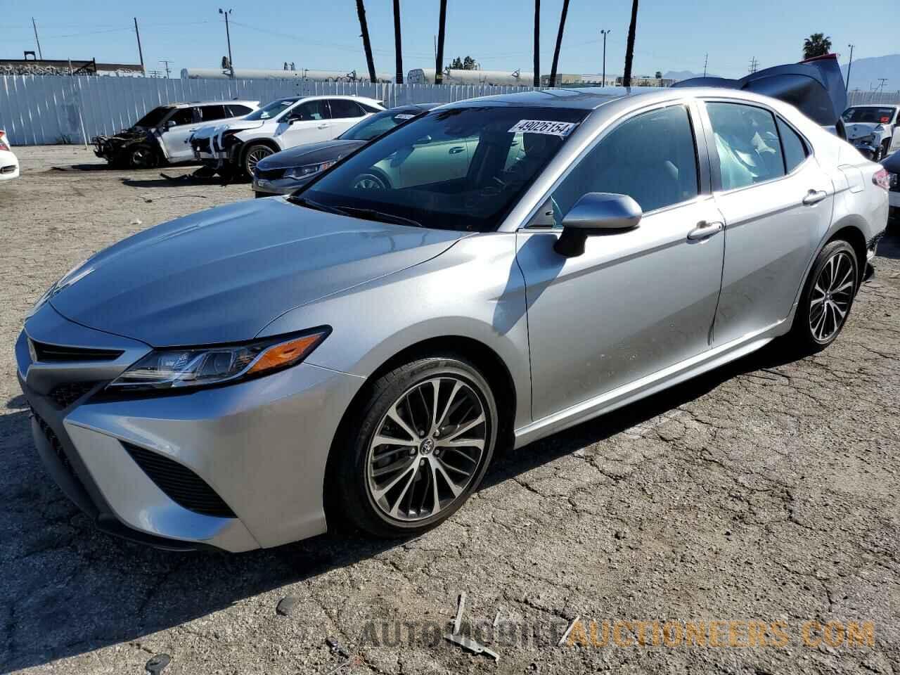 4T1B11HK2JU643702 TOYOTA CAMRY 2018