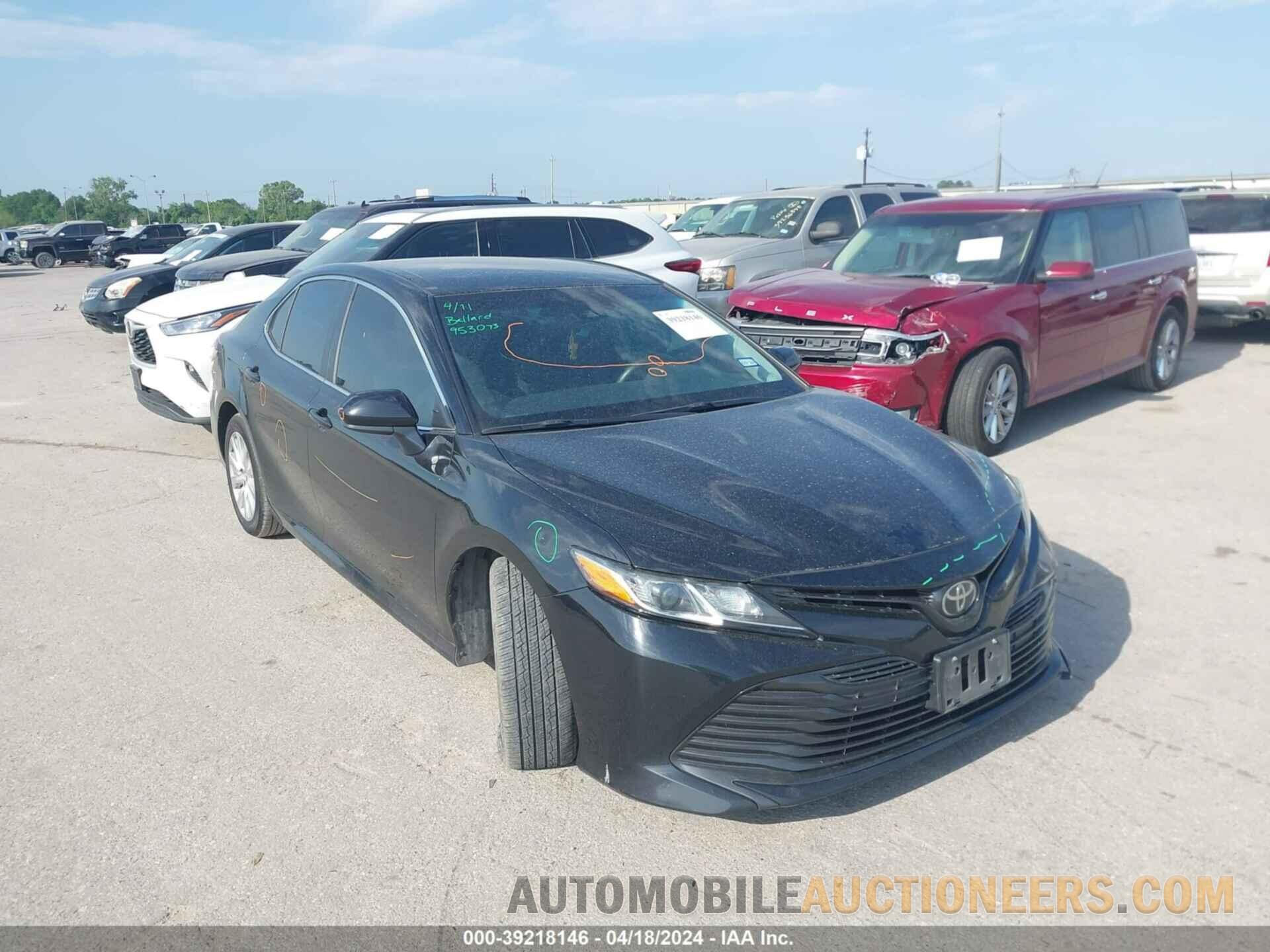 4T1B11HK2JU643876 TOYOTA CAMRY 2018