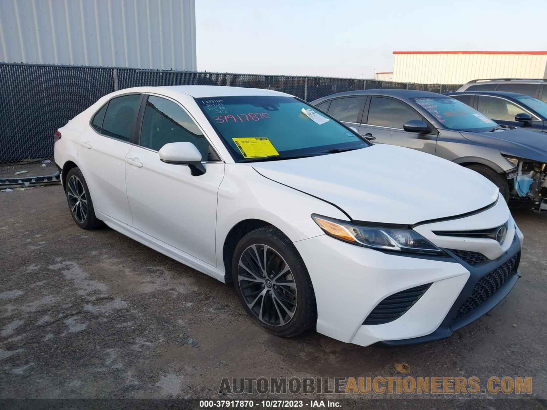 4T1B11HK2JU644123 TOYOTA CAMRY 2018