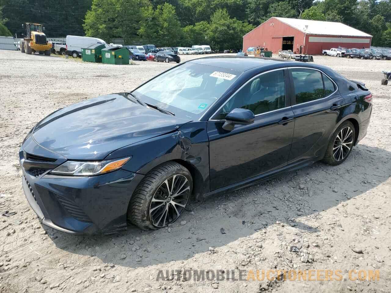 4T1B11HK2JU647409 TOYOTA CAMRY 2018