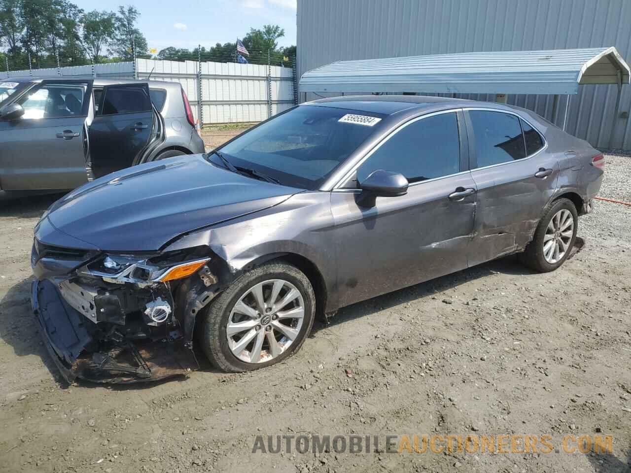 4T1B11HK2JU647751 TOYOTA CAMRY 2018