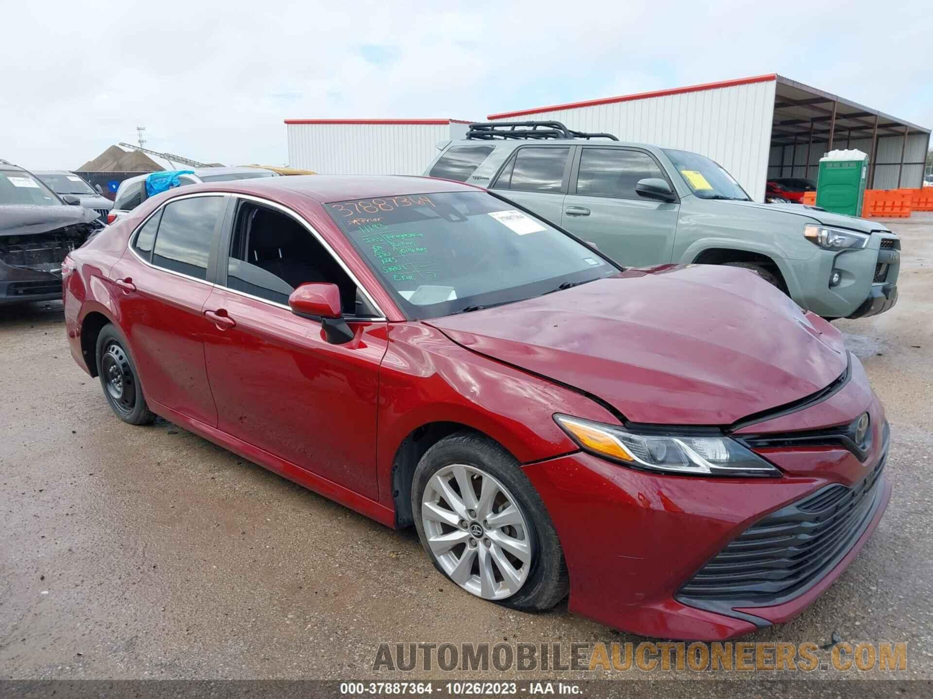 4T1B11HK2JU648897 TOYOTA CAMRY 2018