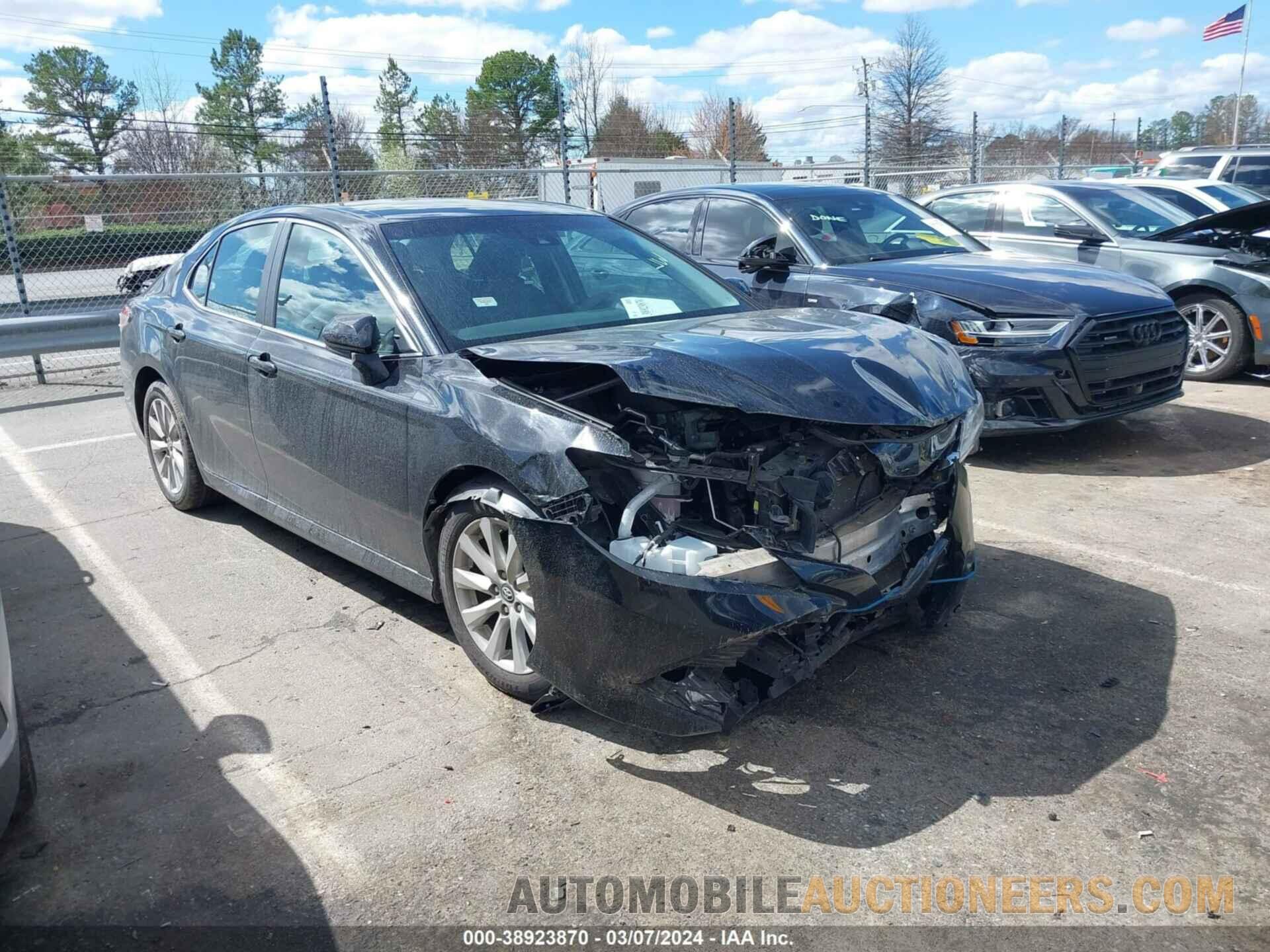 4T1B11HK2JU650519 TOYOTA CAMRY 2018